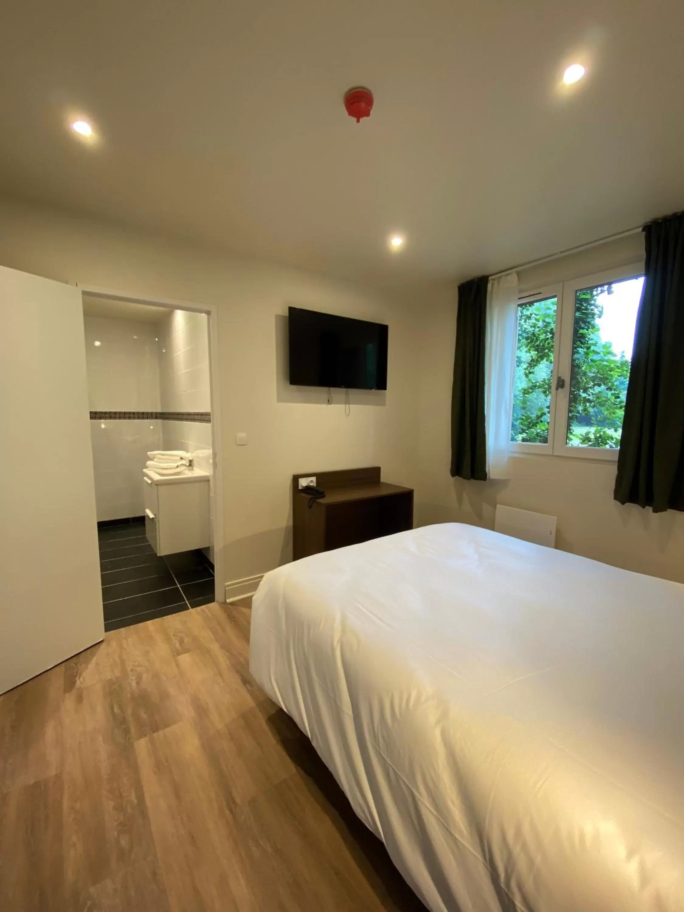 Bed in Mayrena Hotel Restaurant