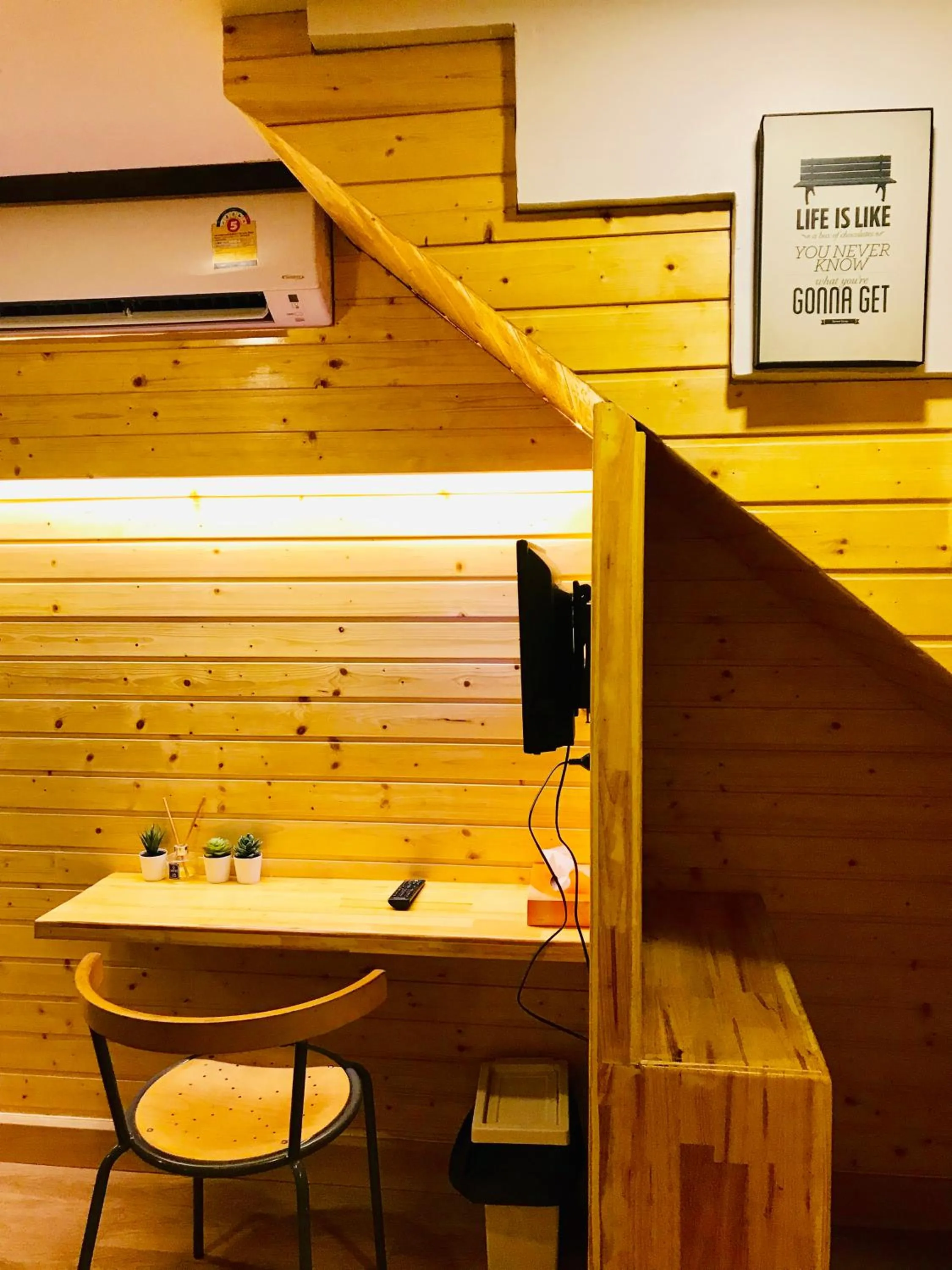 Business facilities in Blu Cabin Ari Stylish Gay Poshtel