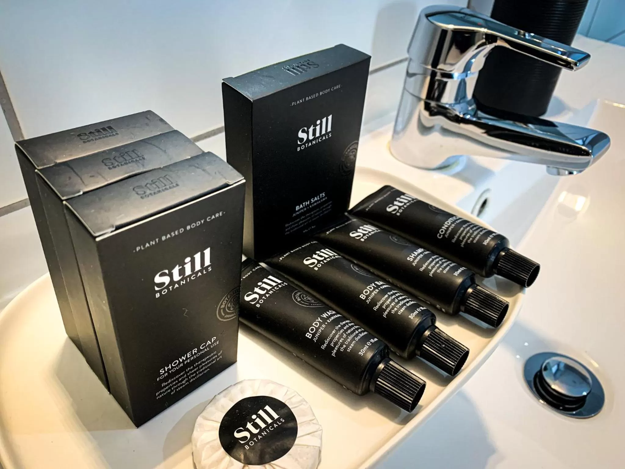 One-Bedroom Apartment in Beaches Nelson