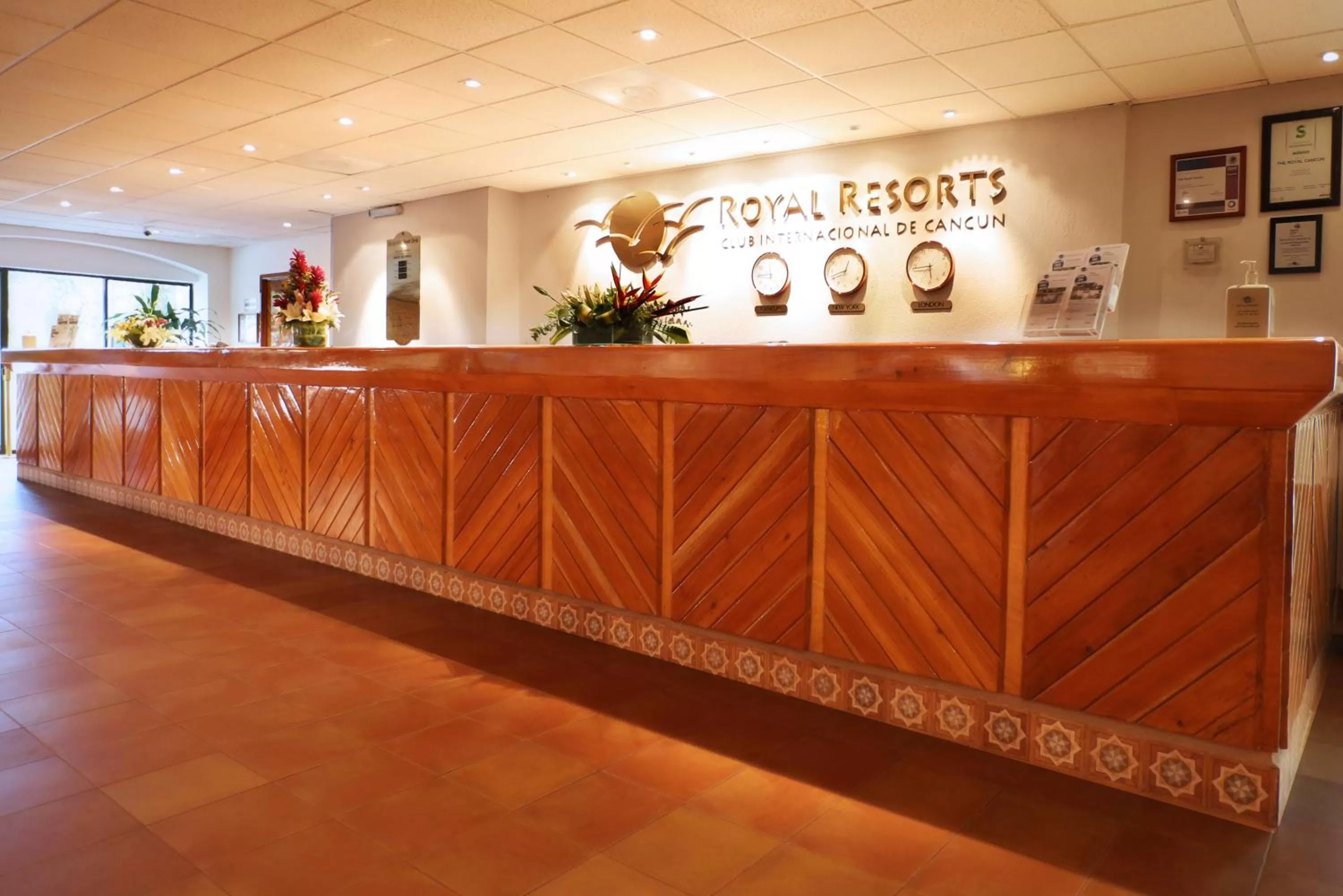 Lobby or reception in The Royal Cancun All Suites Resort - All Inclusive