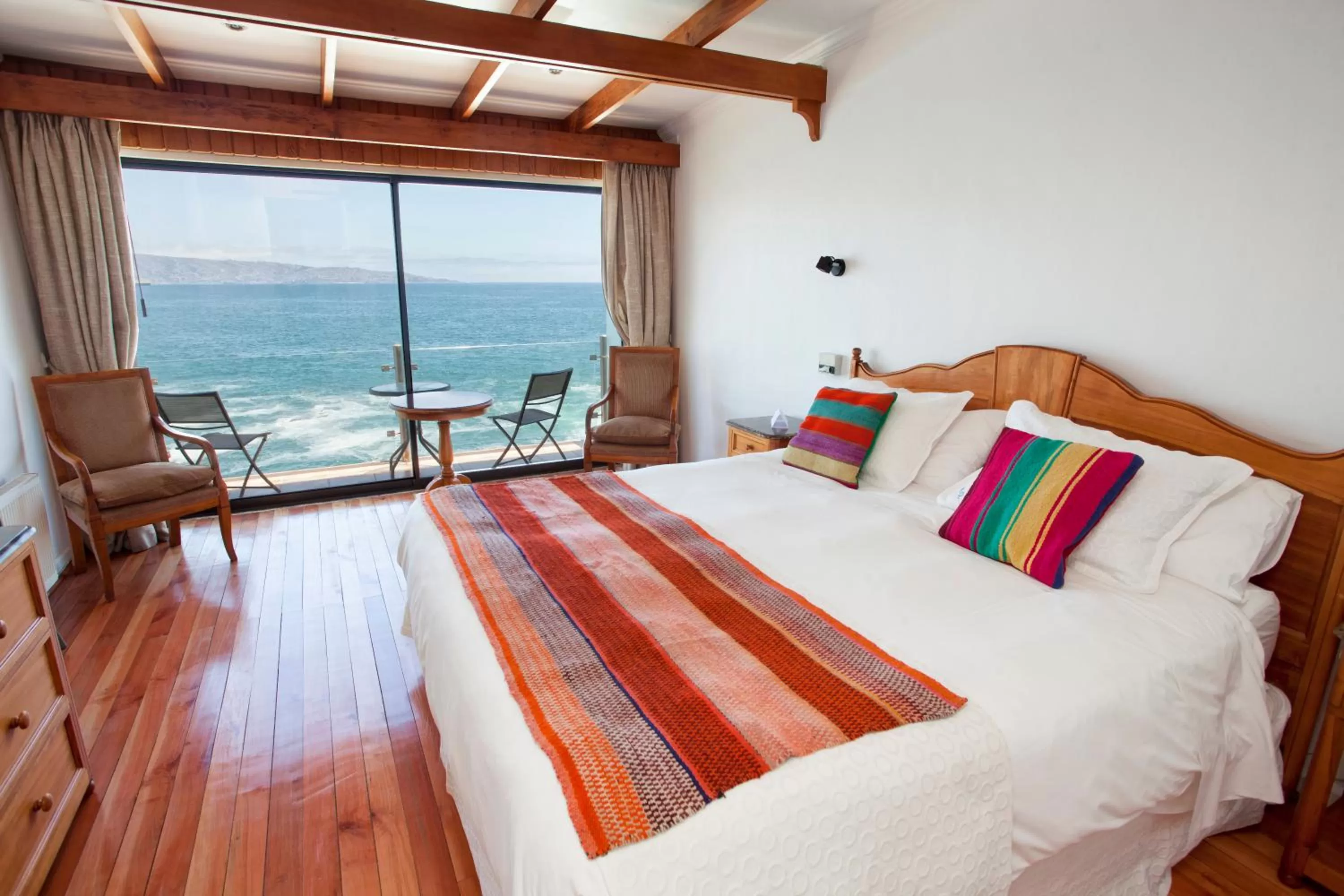 Suite with Hot Tub in Hotel Oceanic