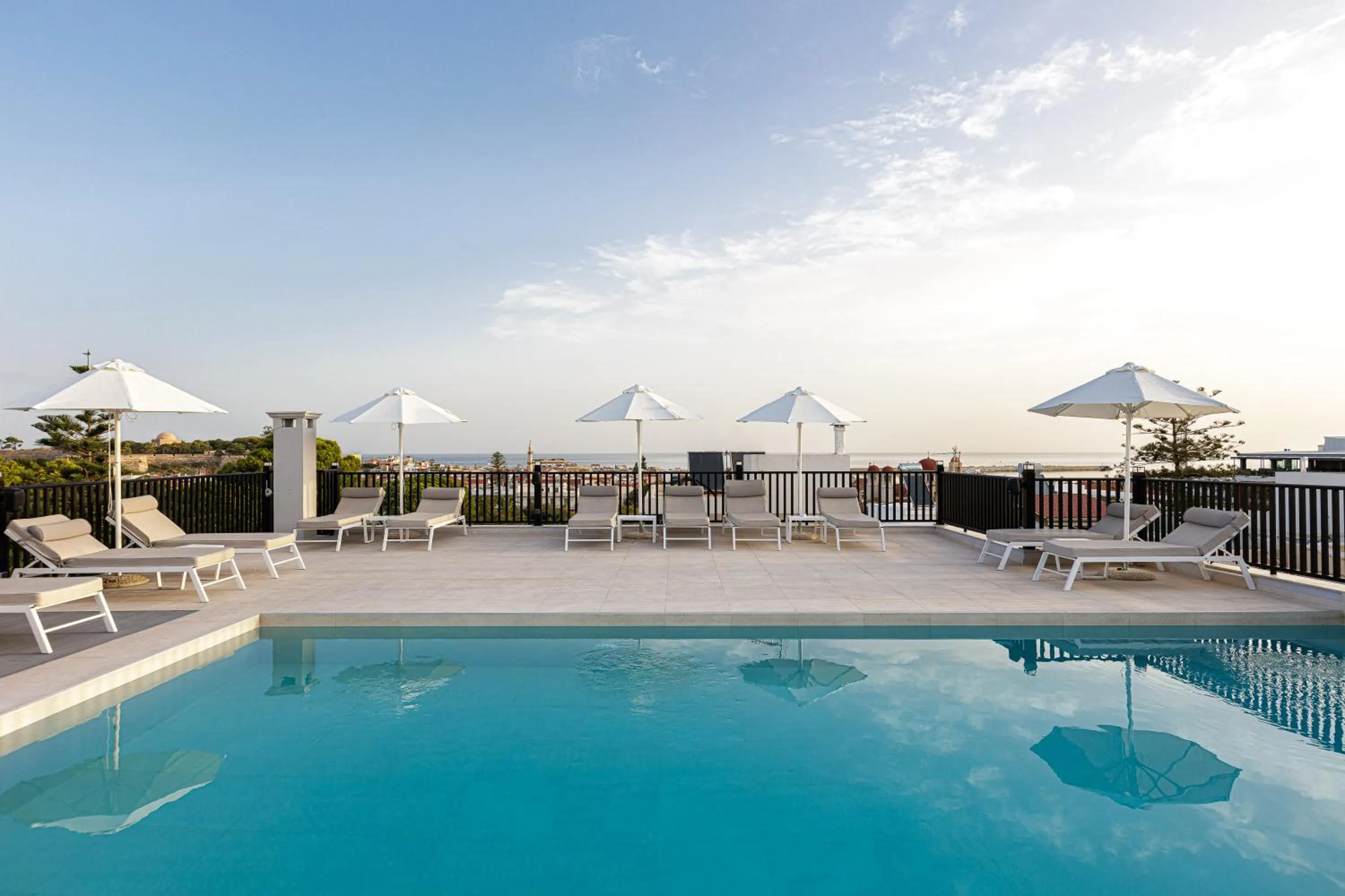 Swimming pool in Jo An Palace