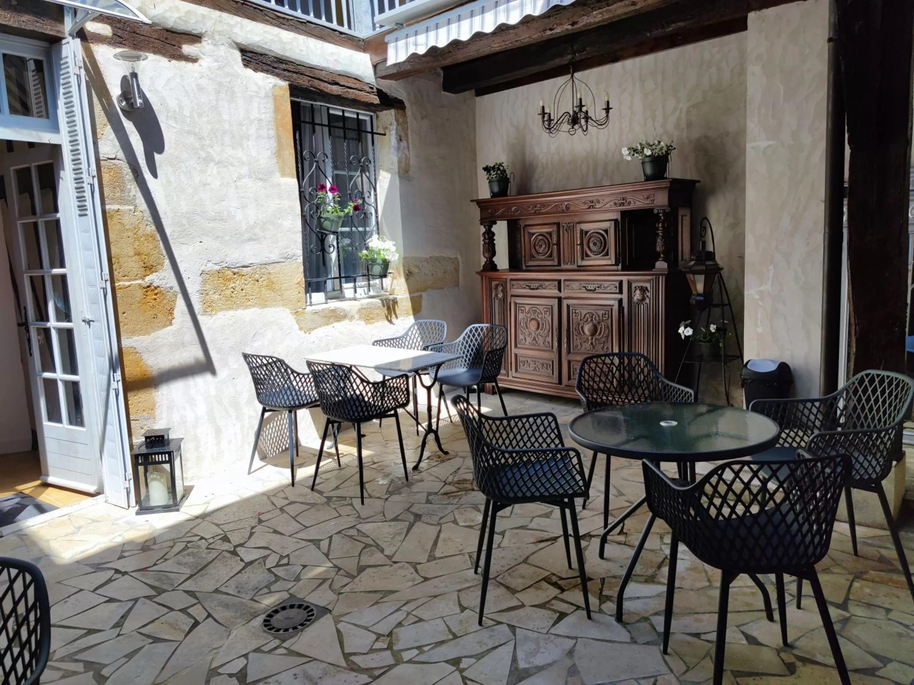 Seating area in Nogapatio - Maison d'Hôtes - BnB