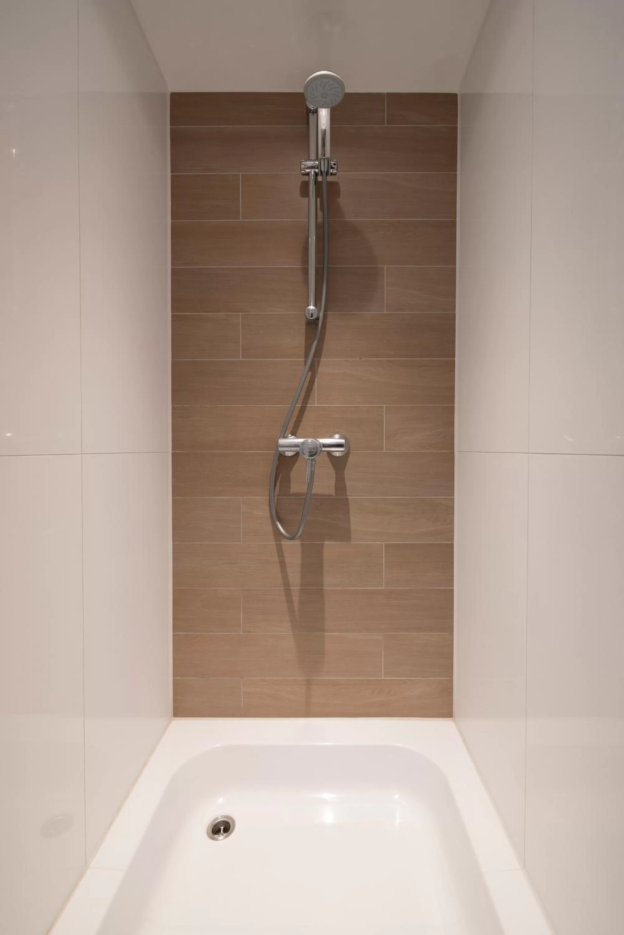 Shower in Hotel Mitland