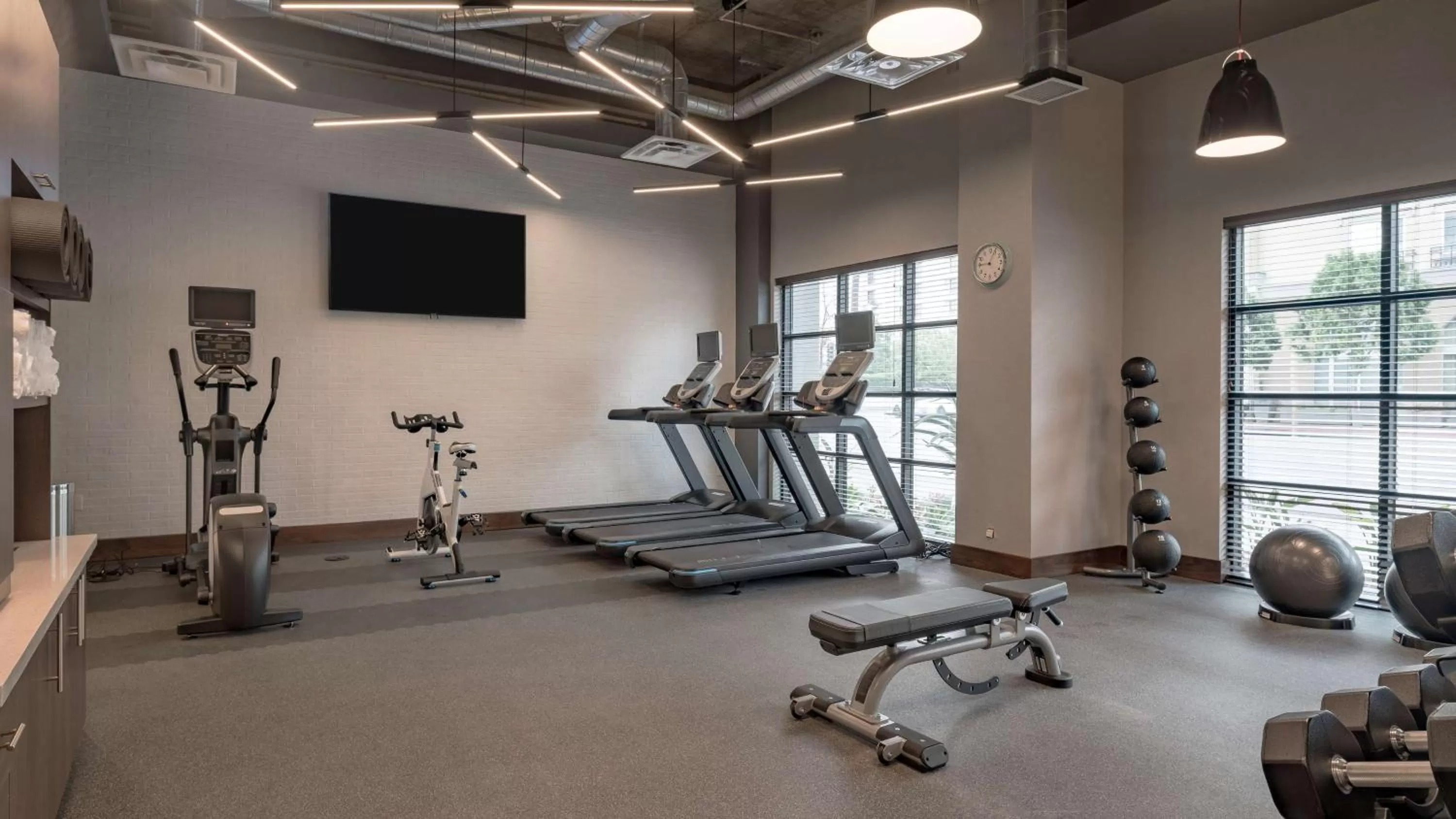 Fitness centre/facilities in Hampton Inn Riverside Downtown