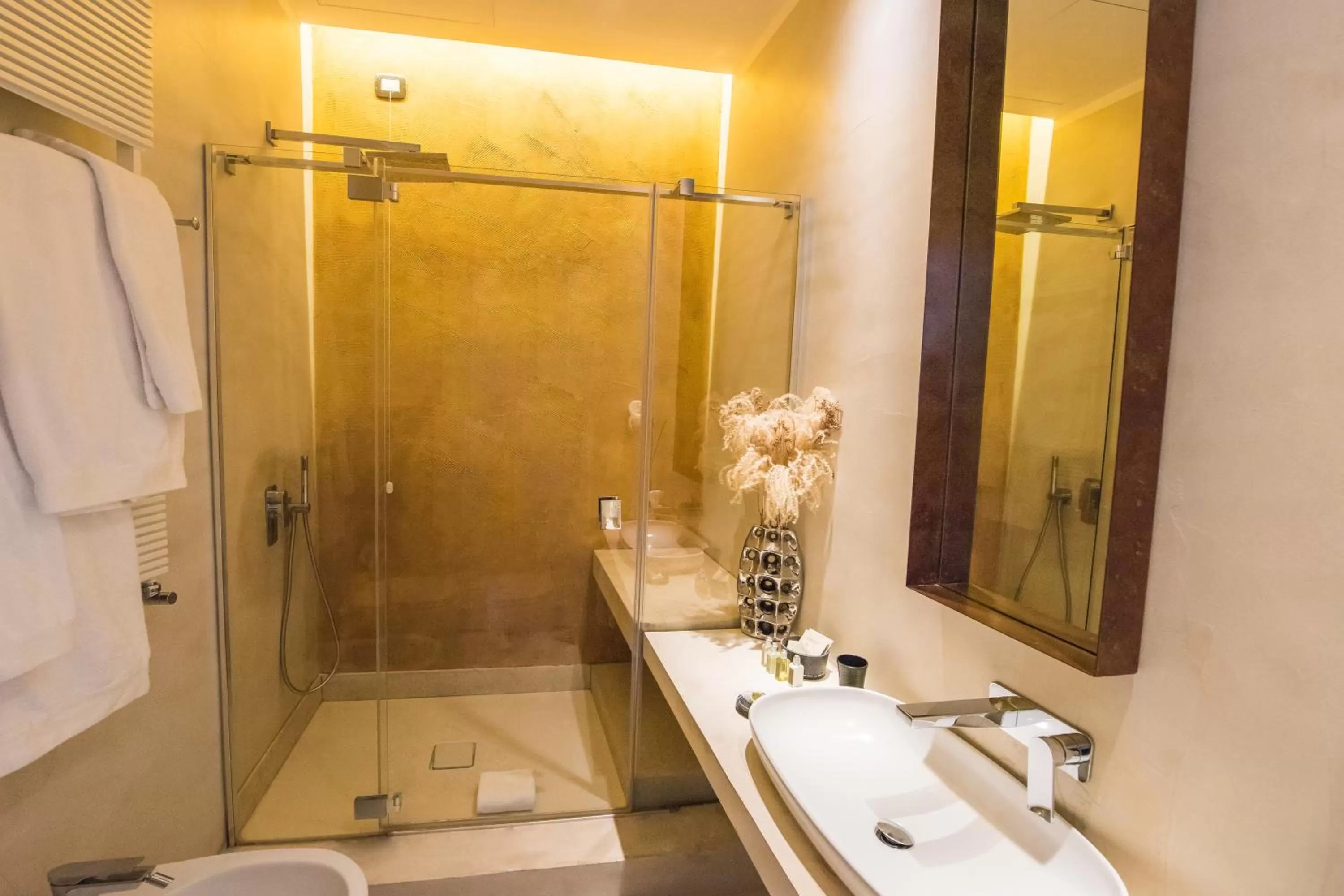 Bathroom in Piazza di Spagna 9