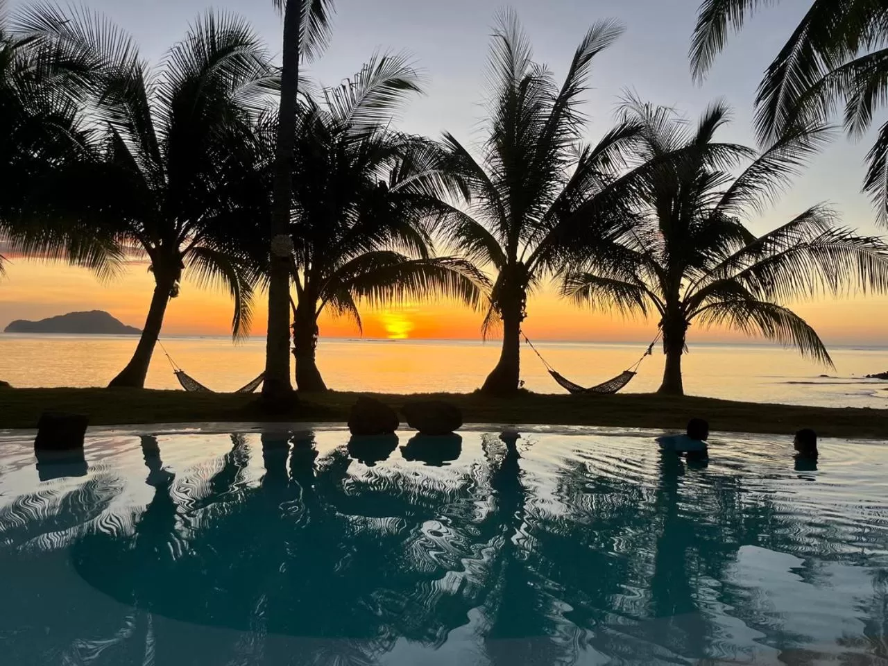 Sunset in The Beach House Ocam Ocam