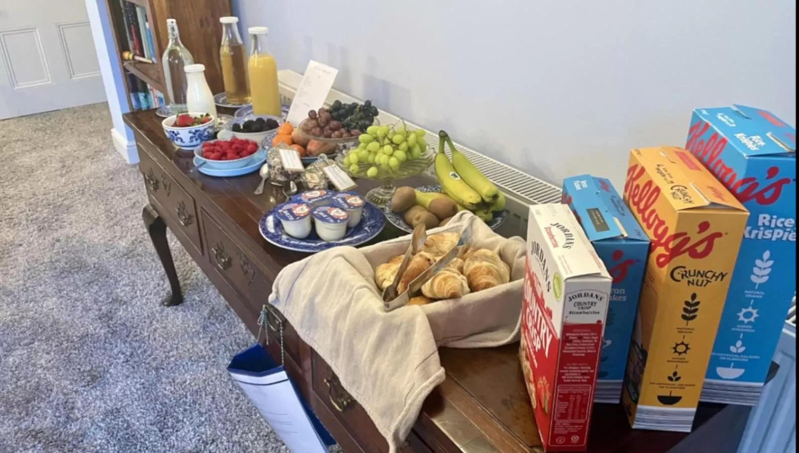 Breakfast in Eagle House - Award Winning B&B and Apartment