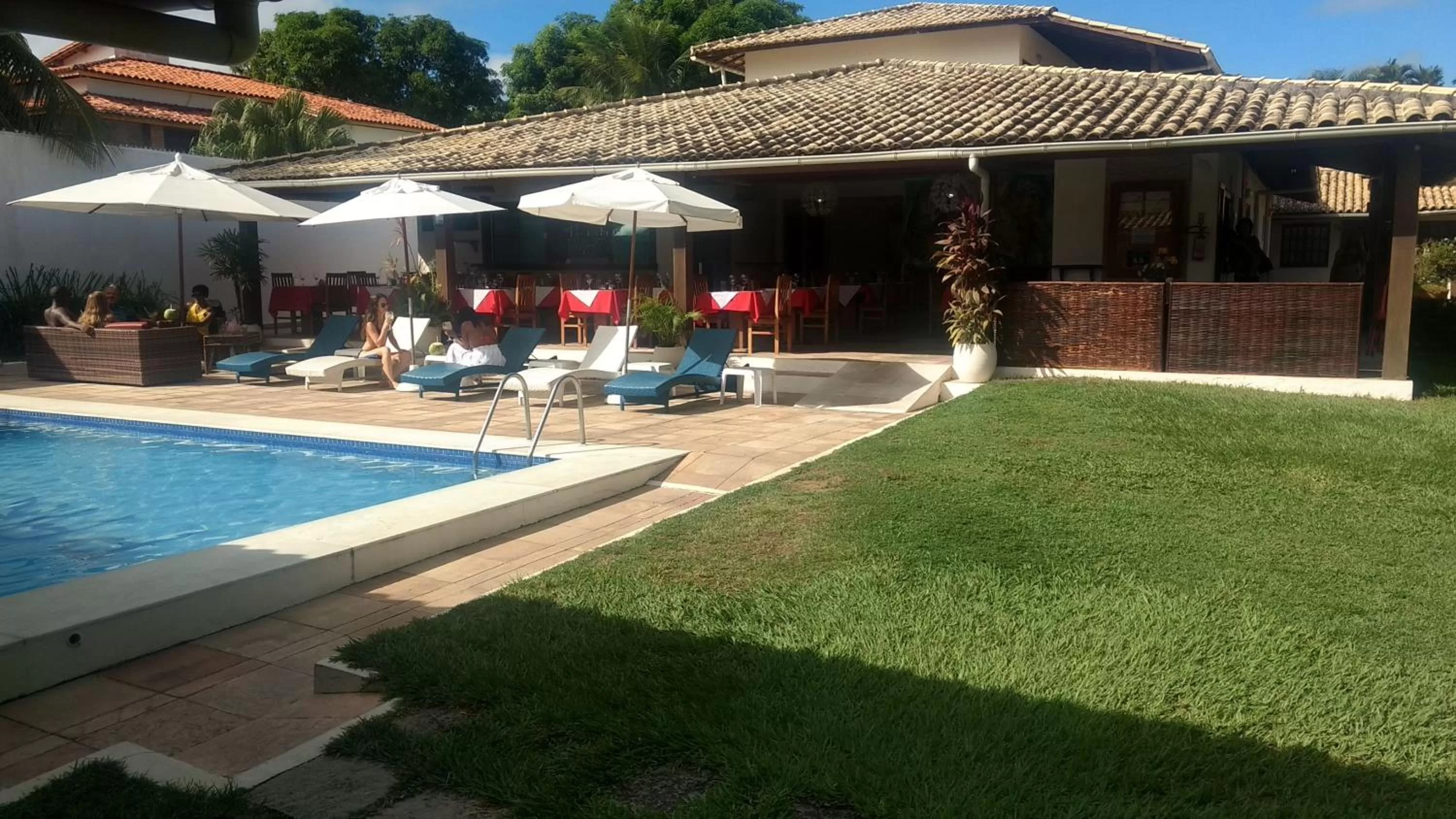 Swimming Pool in Hotel Pousada Salvador Paradise