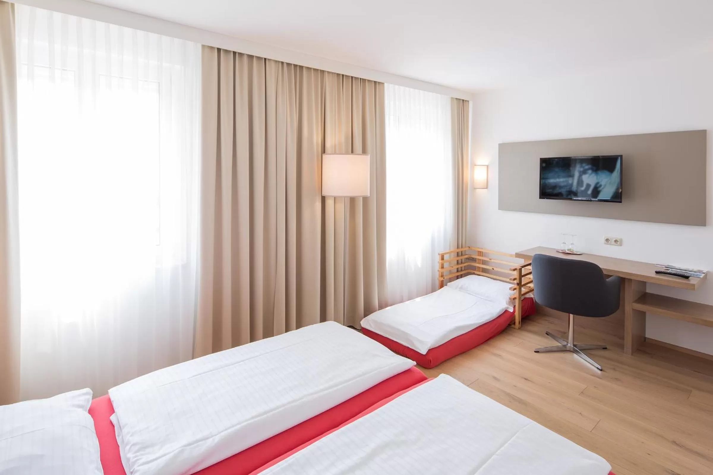 Bedroom, Bed in Hotel Stadt Melk