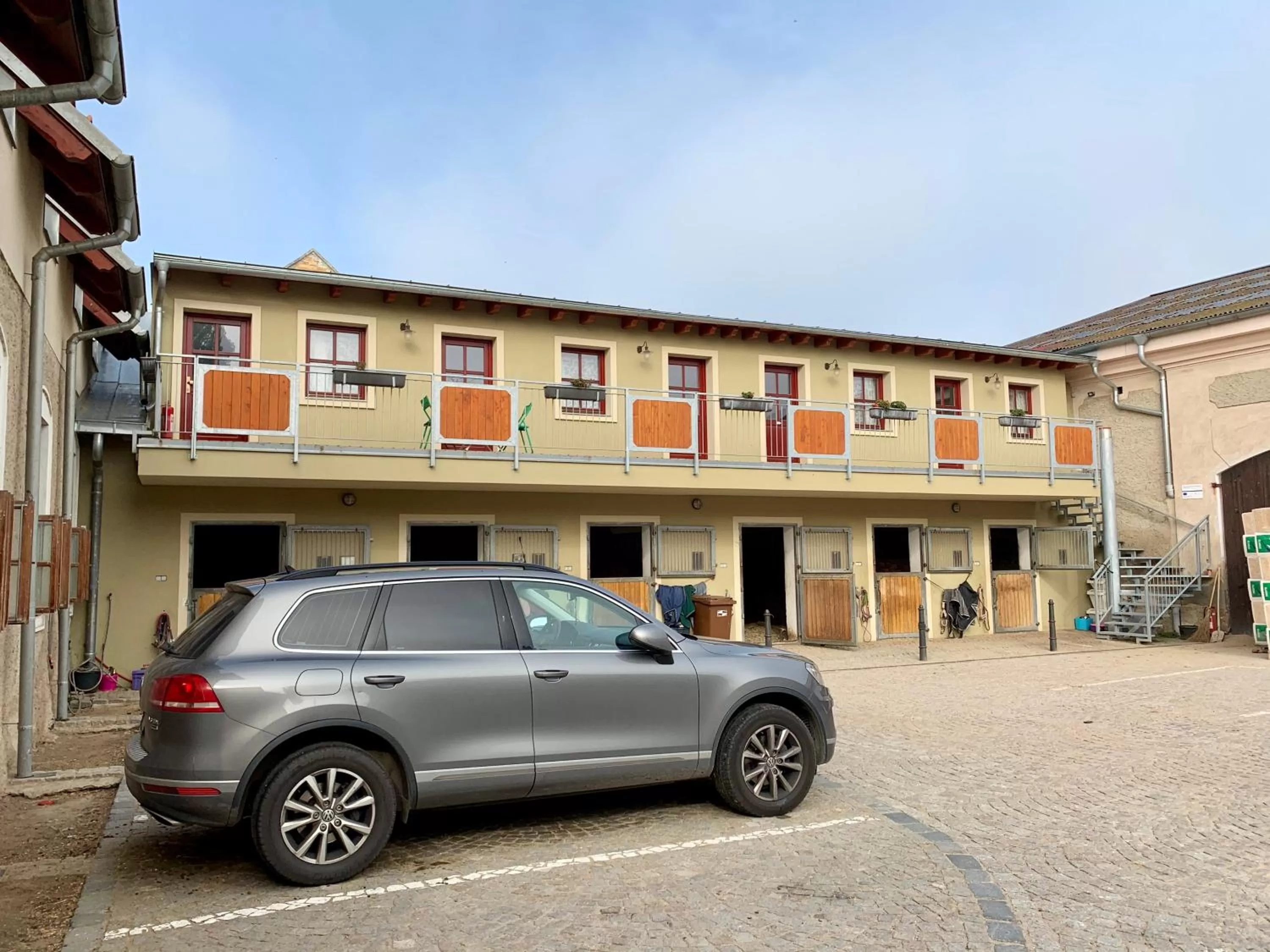 Property building in Hotel Dvur Hoffmeister