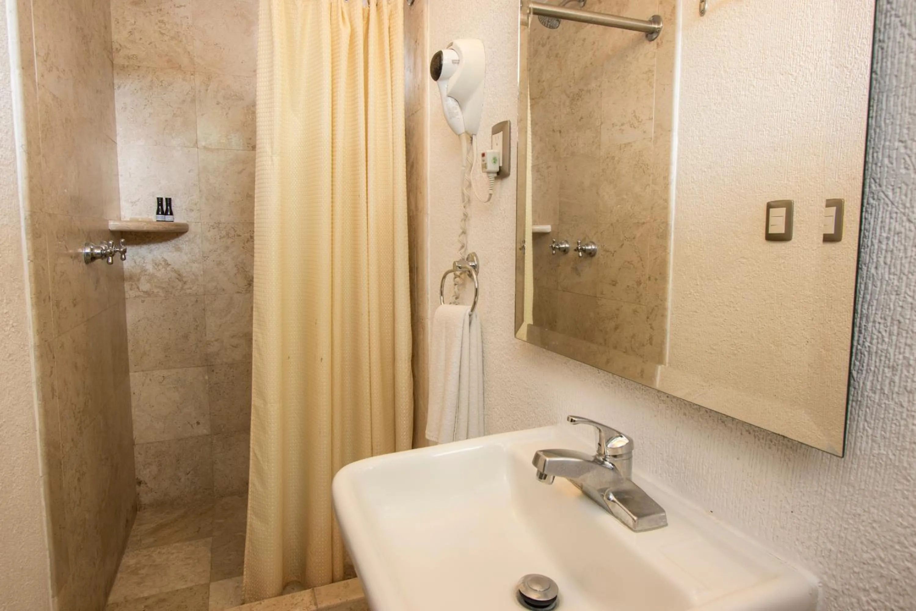 Bathroom in Hotel Rio Tequisquiapan