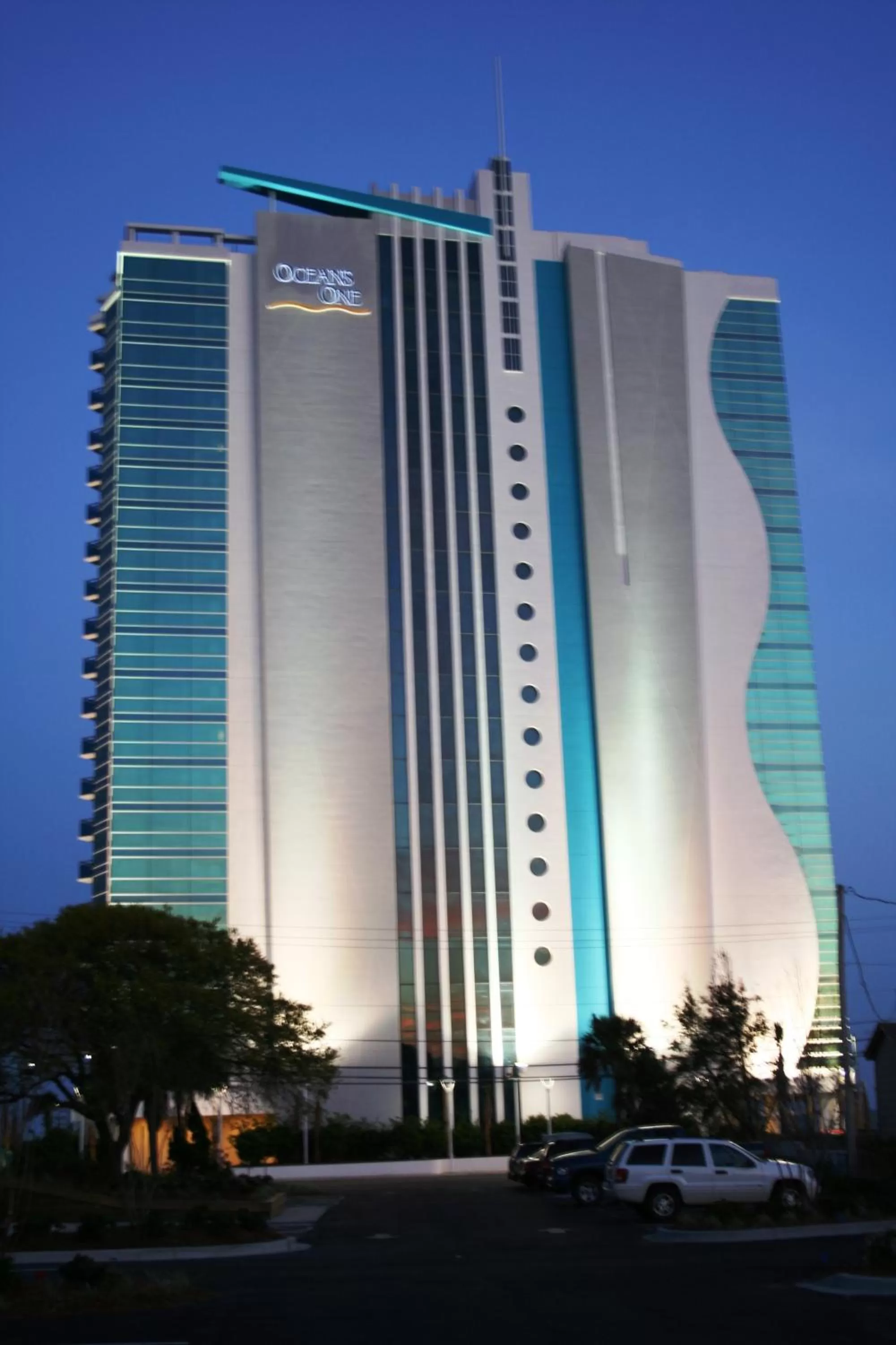 Facade/entrance in Oceans One Resort