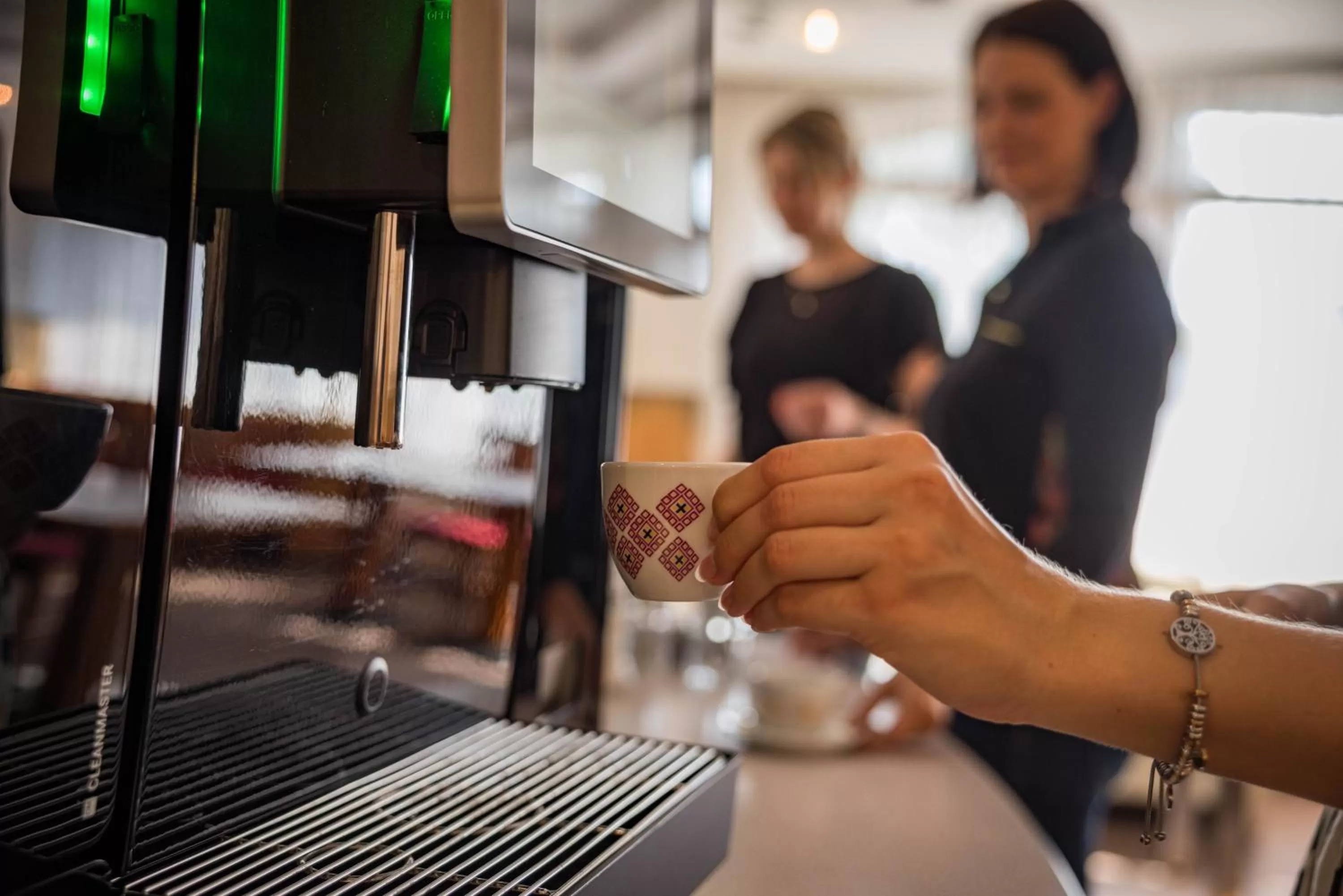 Lounge or bar in Hotel Edlingerwirt - Sauna & Golfsimulator inklusive