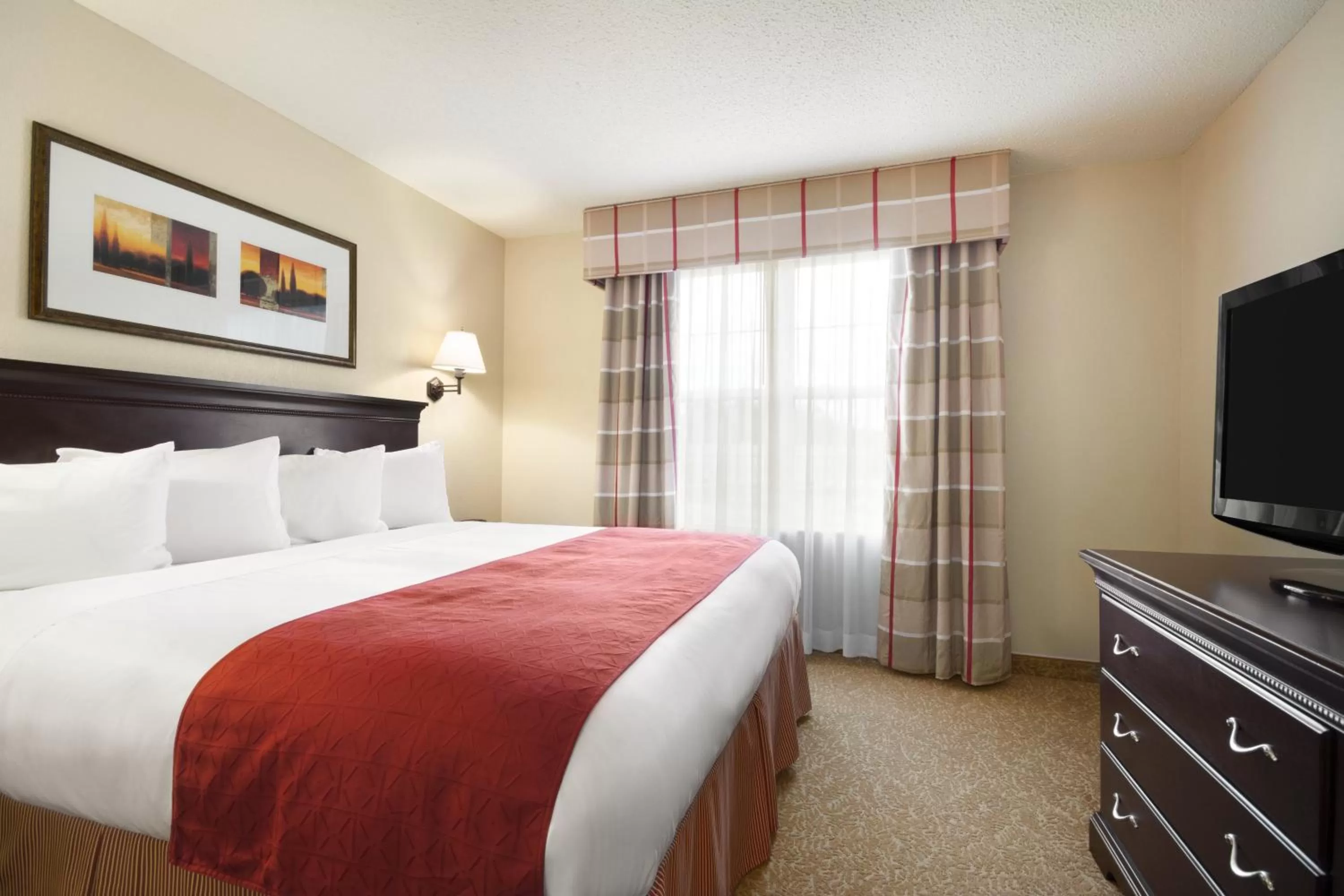 Photo of the whole room, Bed in Country Inn & Suites by Radisson, Norcross, GA