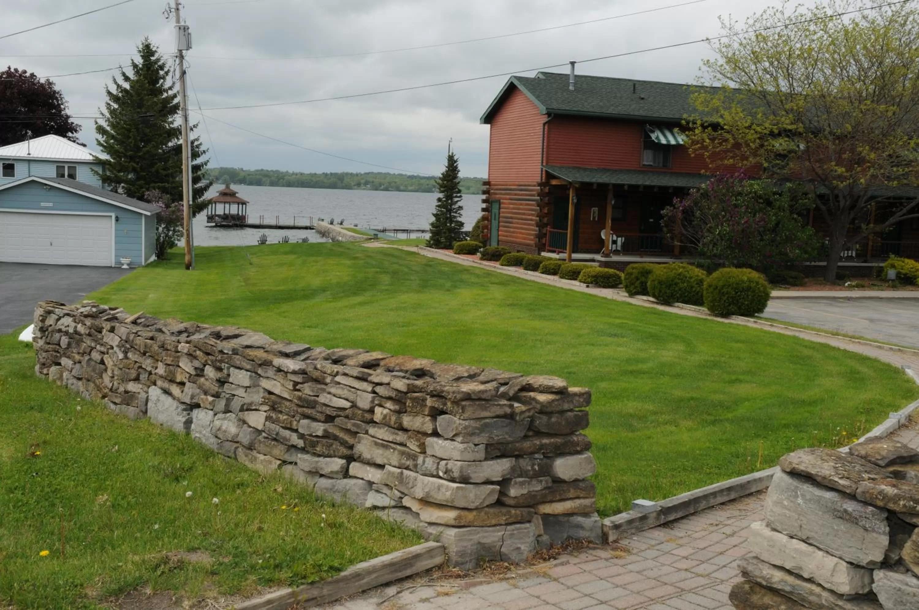 Facade/entrance in Stone Fence Resort