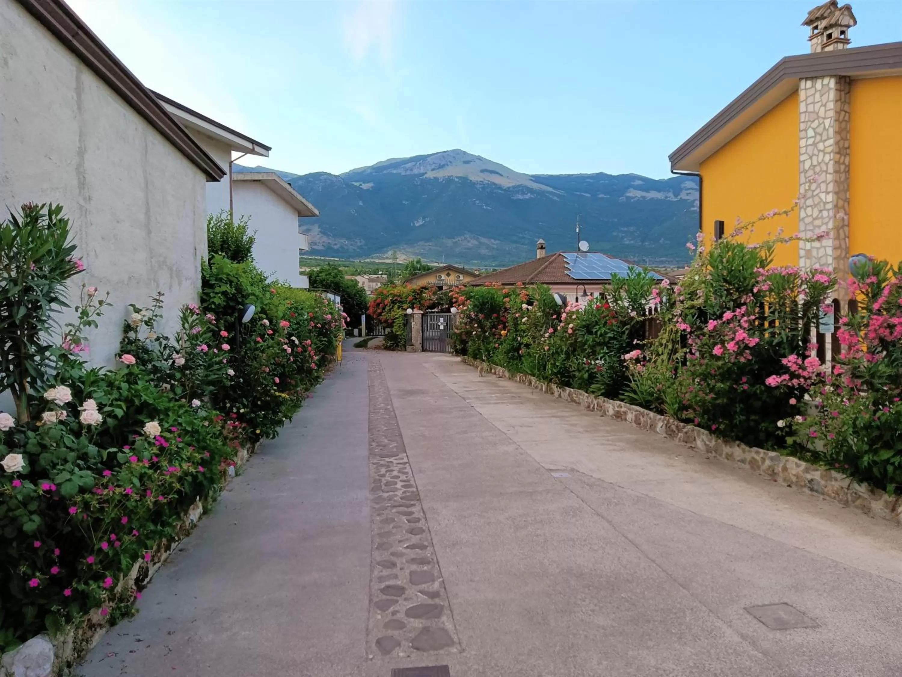 Property building in Il Laghetto