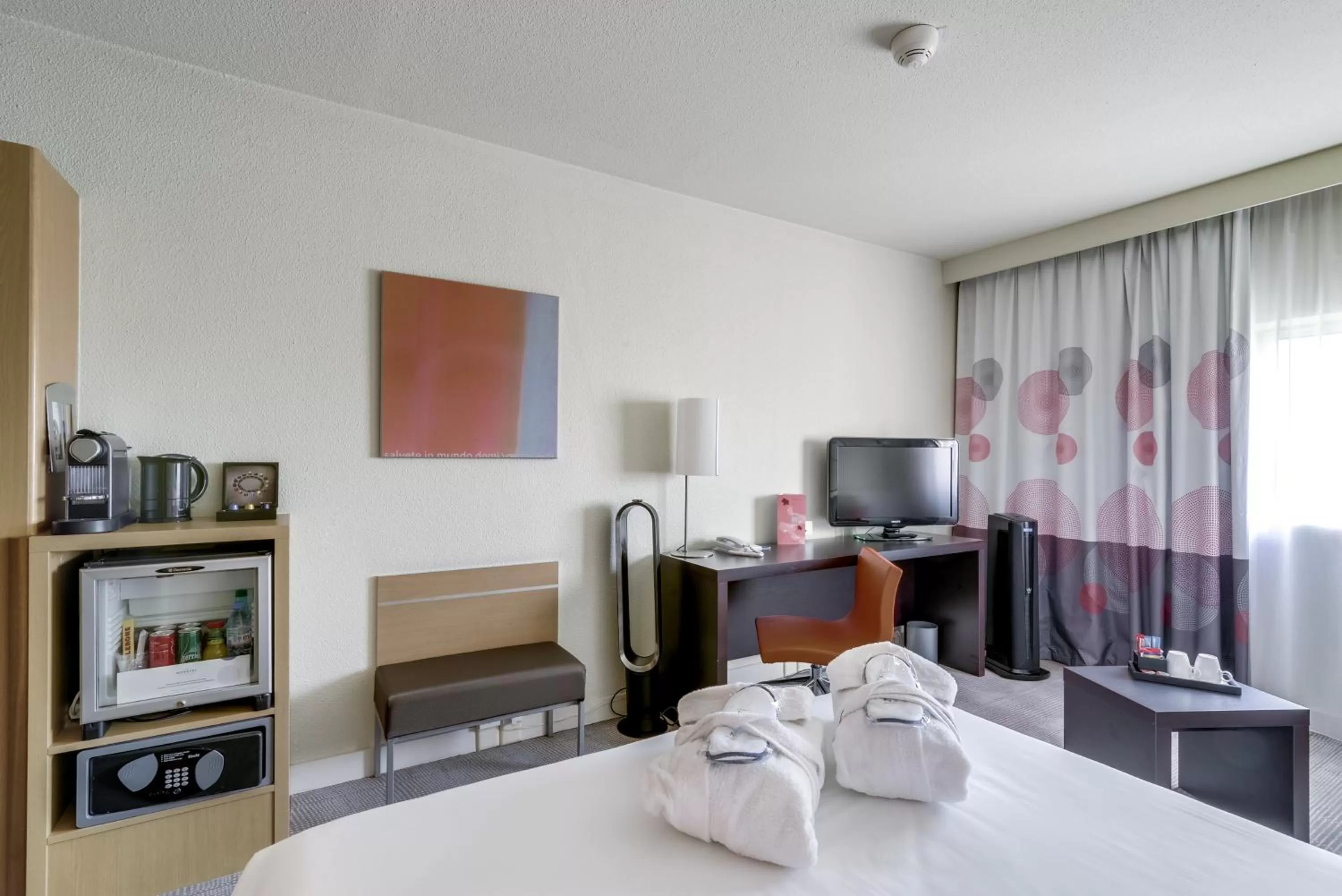 Bedroom, Bed in Novotel Paris Orly Rungis Aéroport