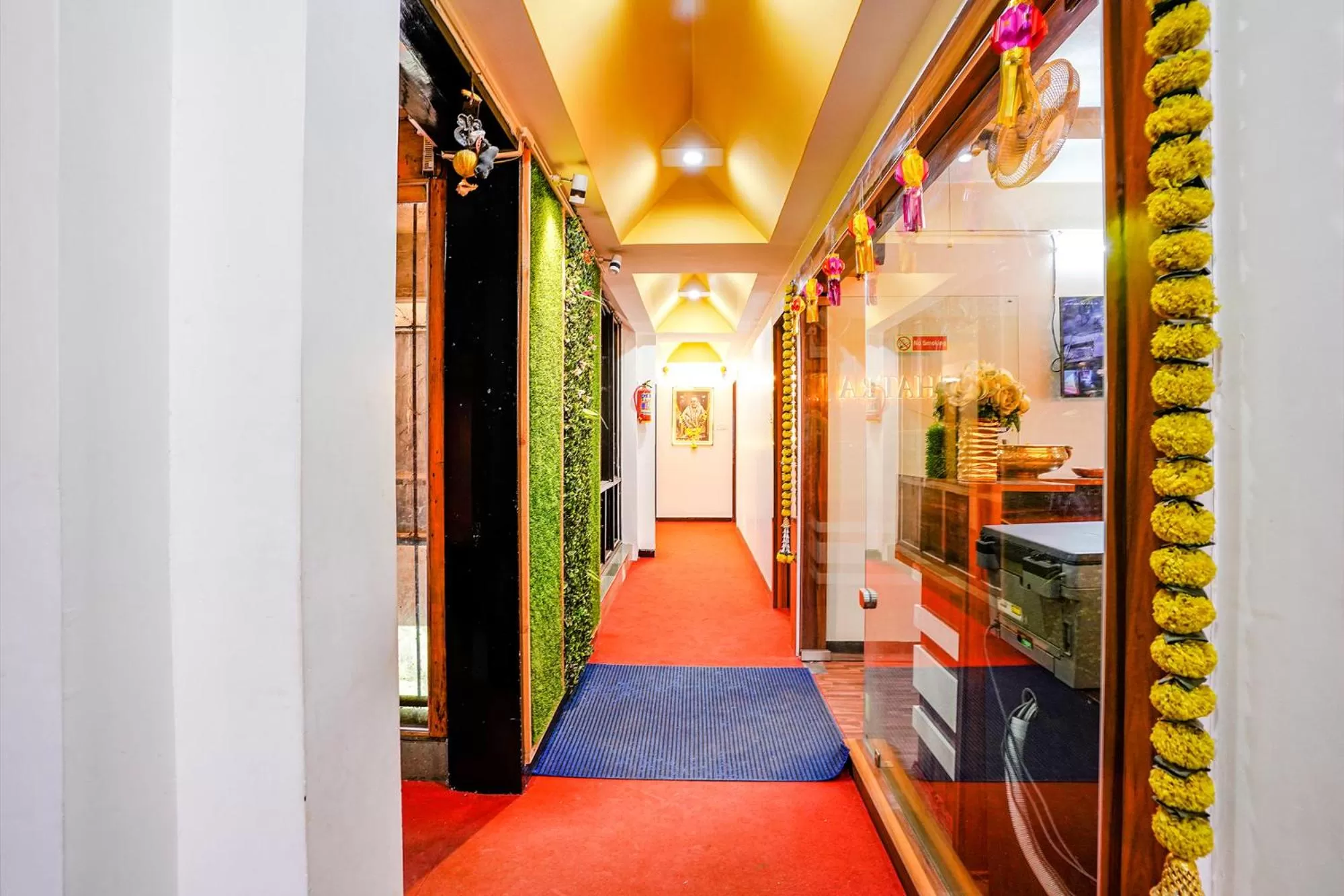 Lobby or reception in FabExpress Sai Chatra