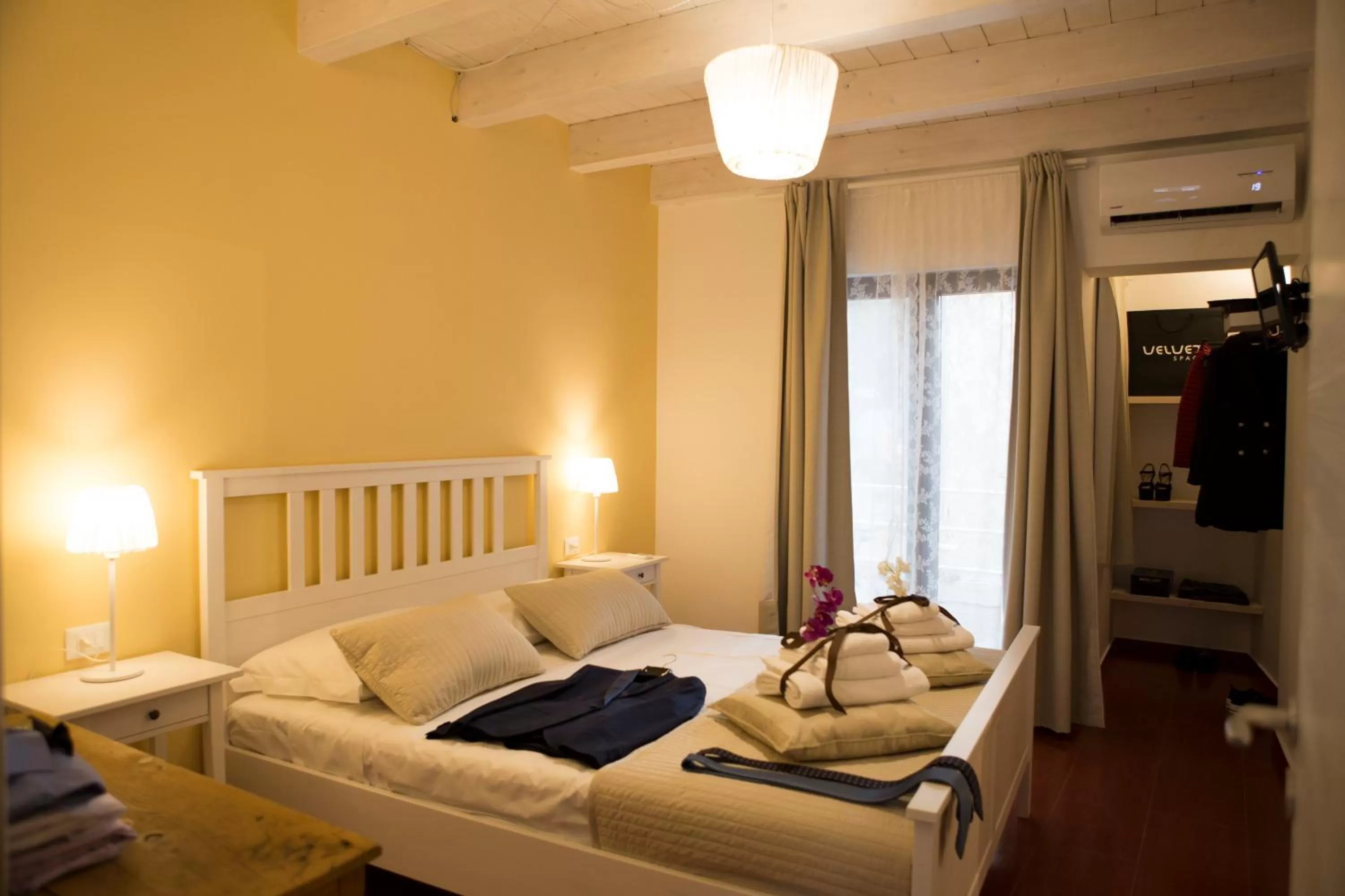 Balcony/Terrace, Bed in Yhomisus