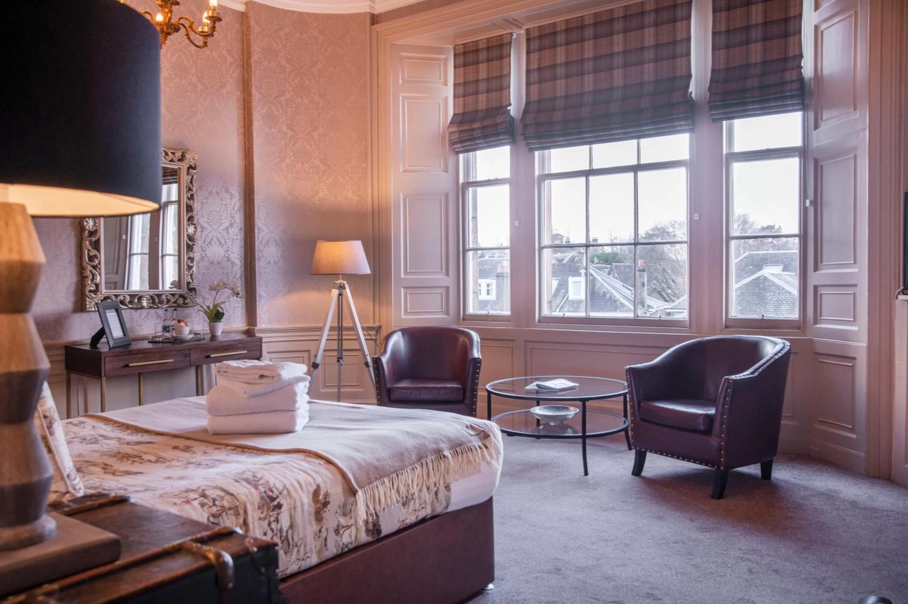 Seating area, Bed in The Allan Park