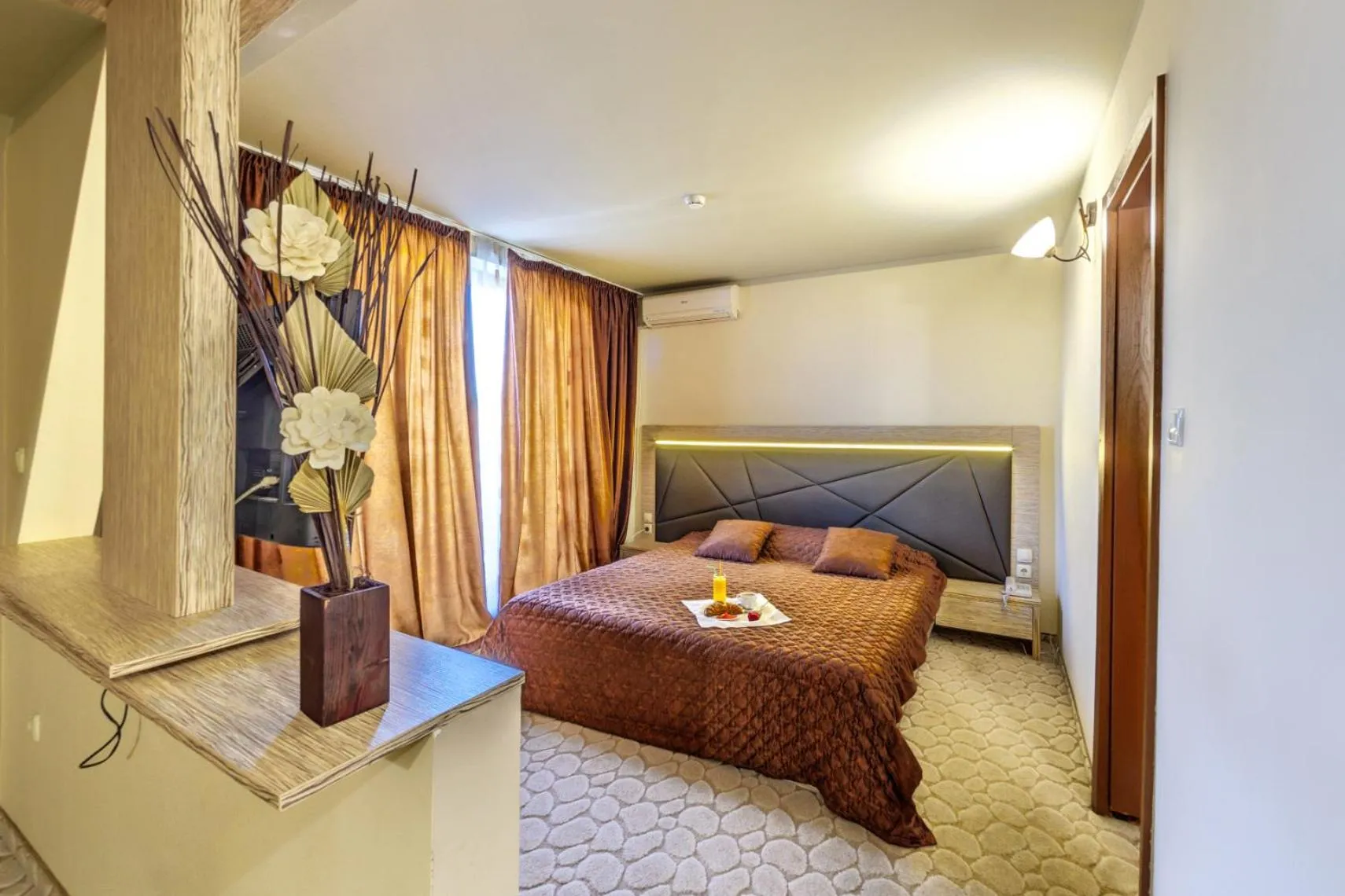 Photo of the whole room, Bed in Vitoshko Lale Hotel