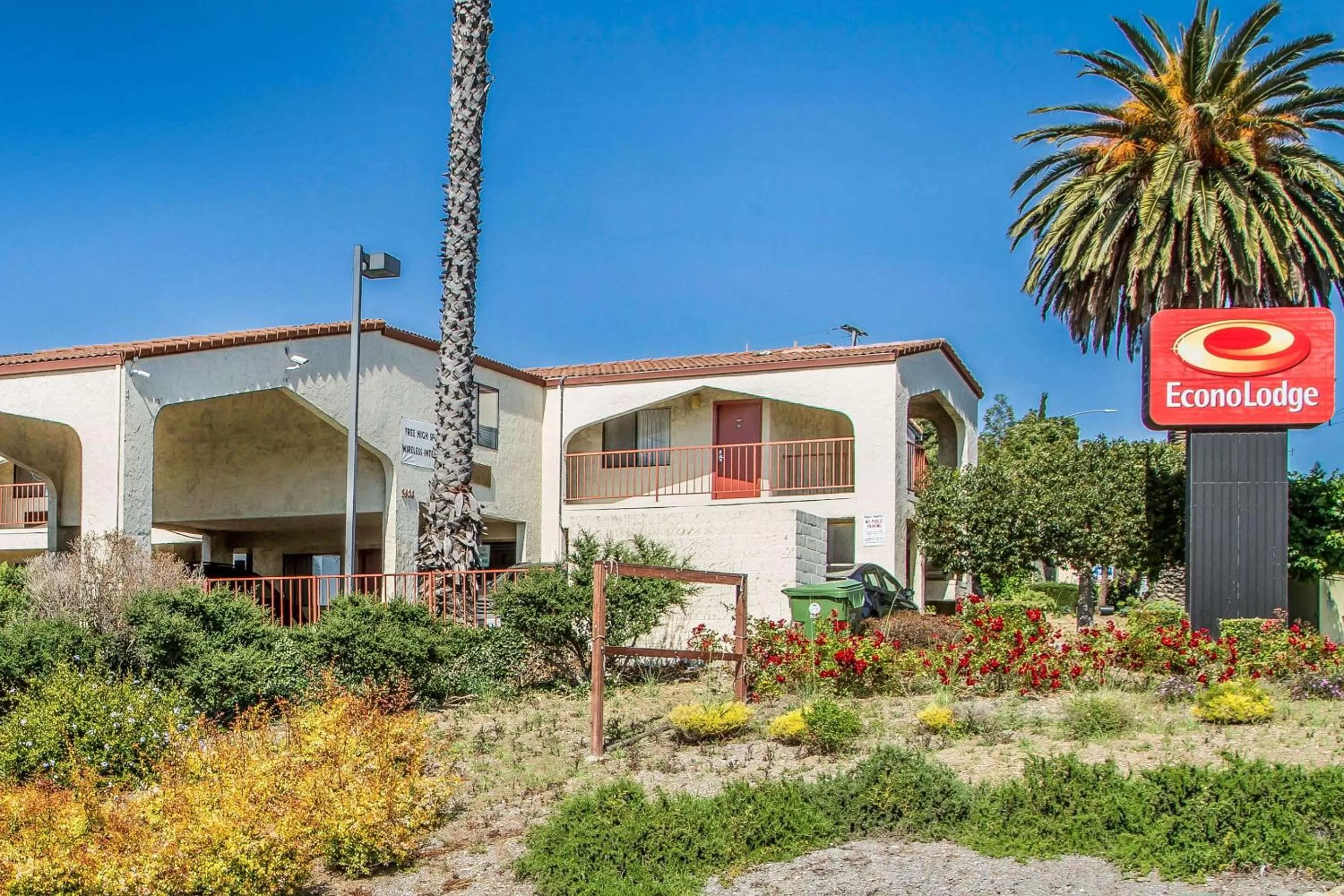 Property building in Econo Lodge Castro Valley I-580