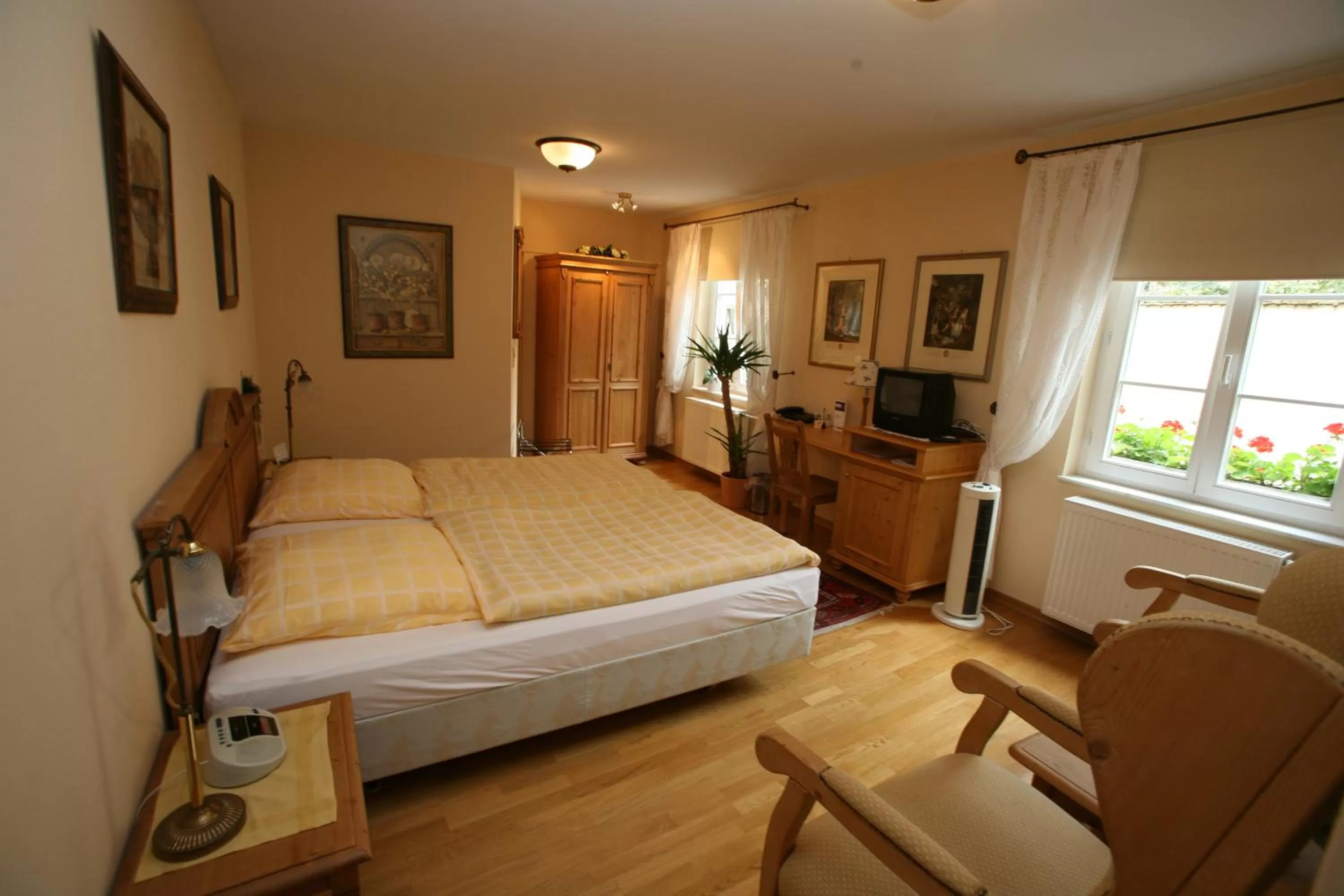 Photo of the whole room, Bed in Hotel-Restaurant Hackteufel