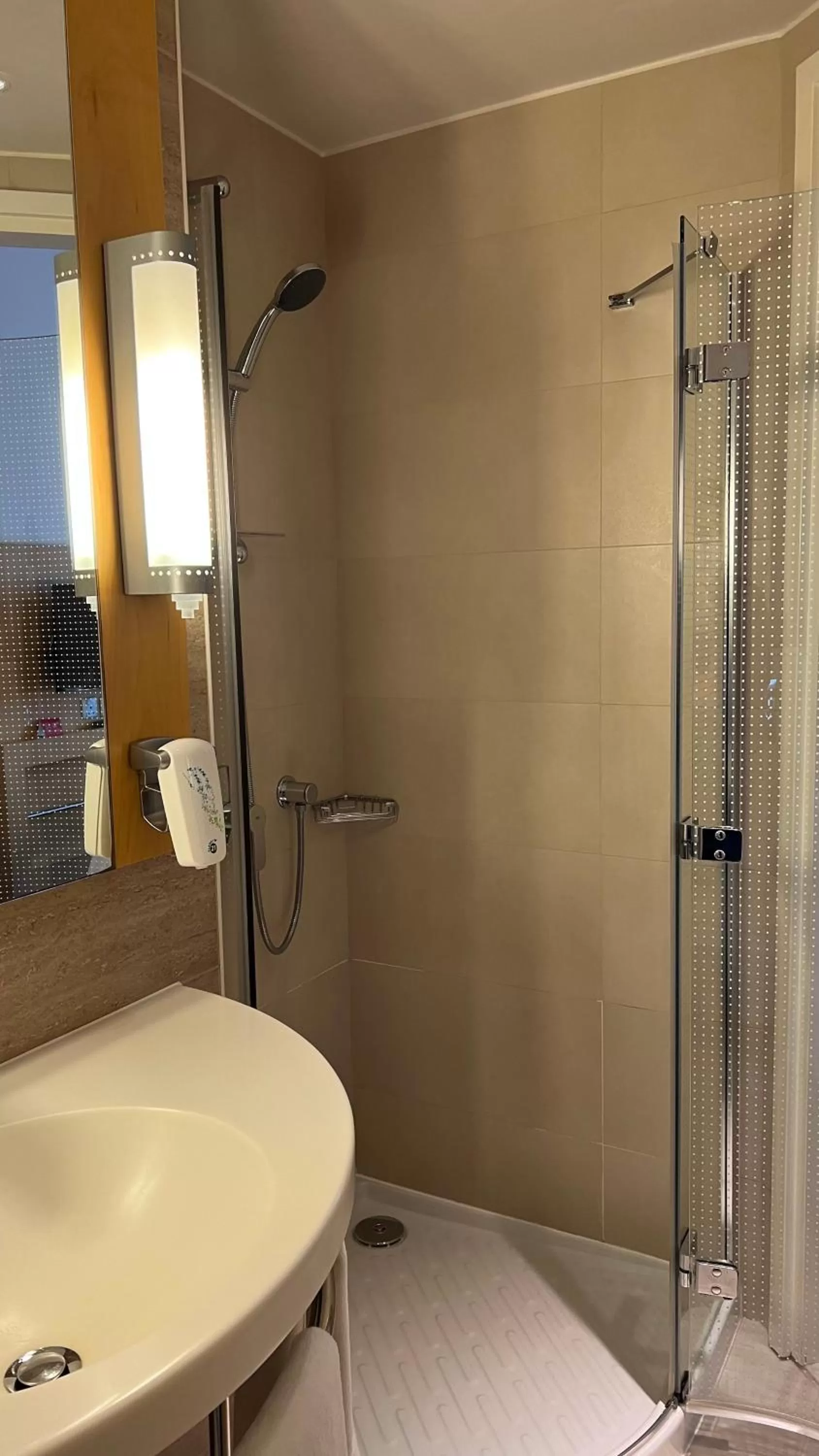 Shower in ibis Dubai One Central