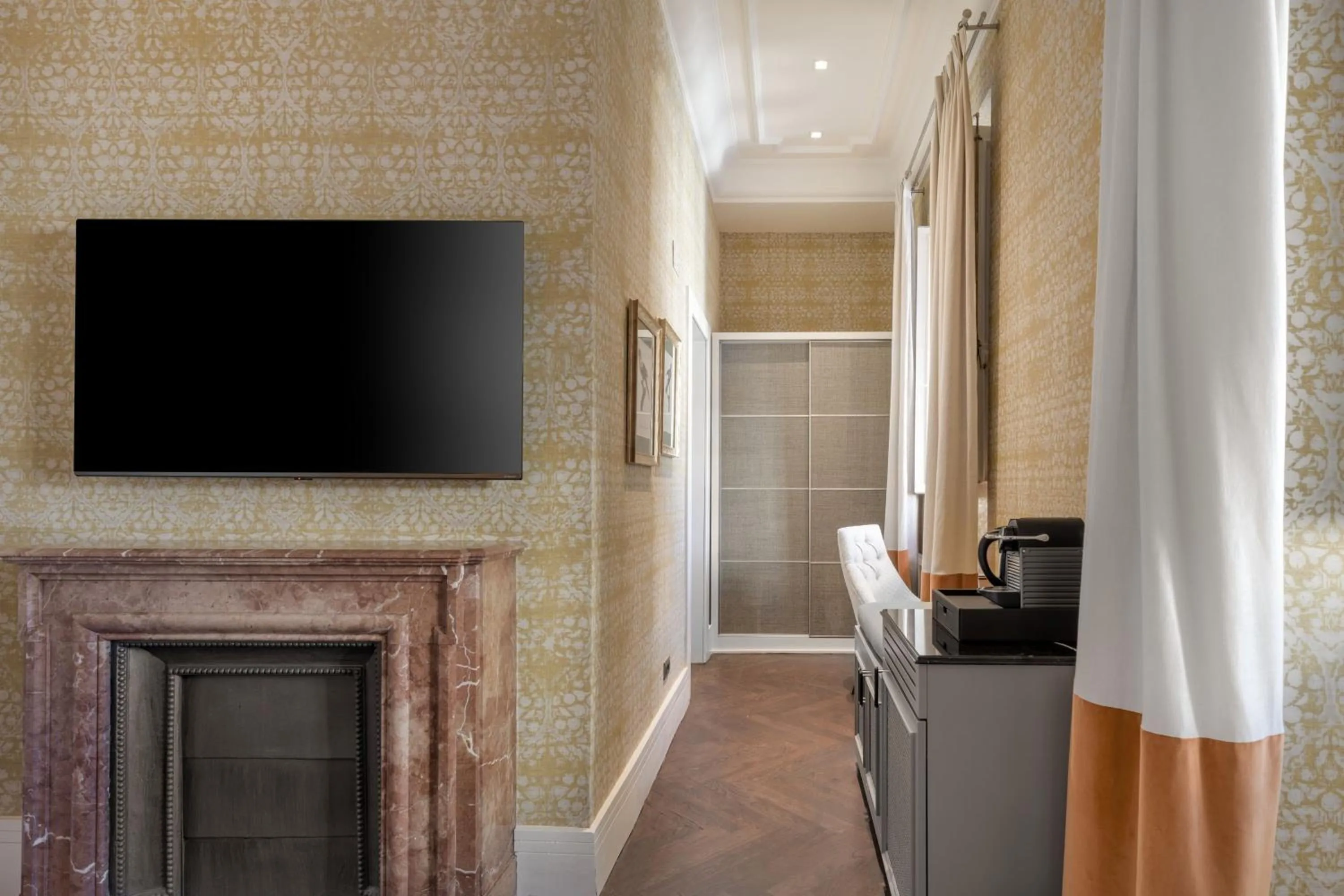 Photo of the whole room in Santo Mauro, a Luxury Collection Hotel, Madrid