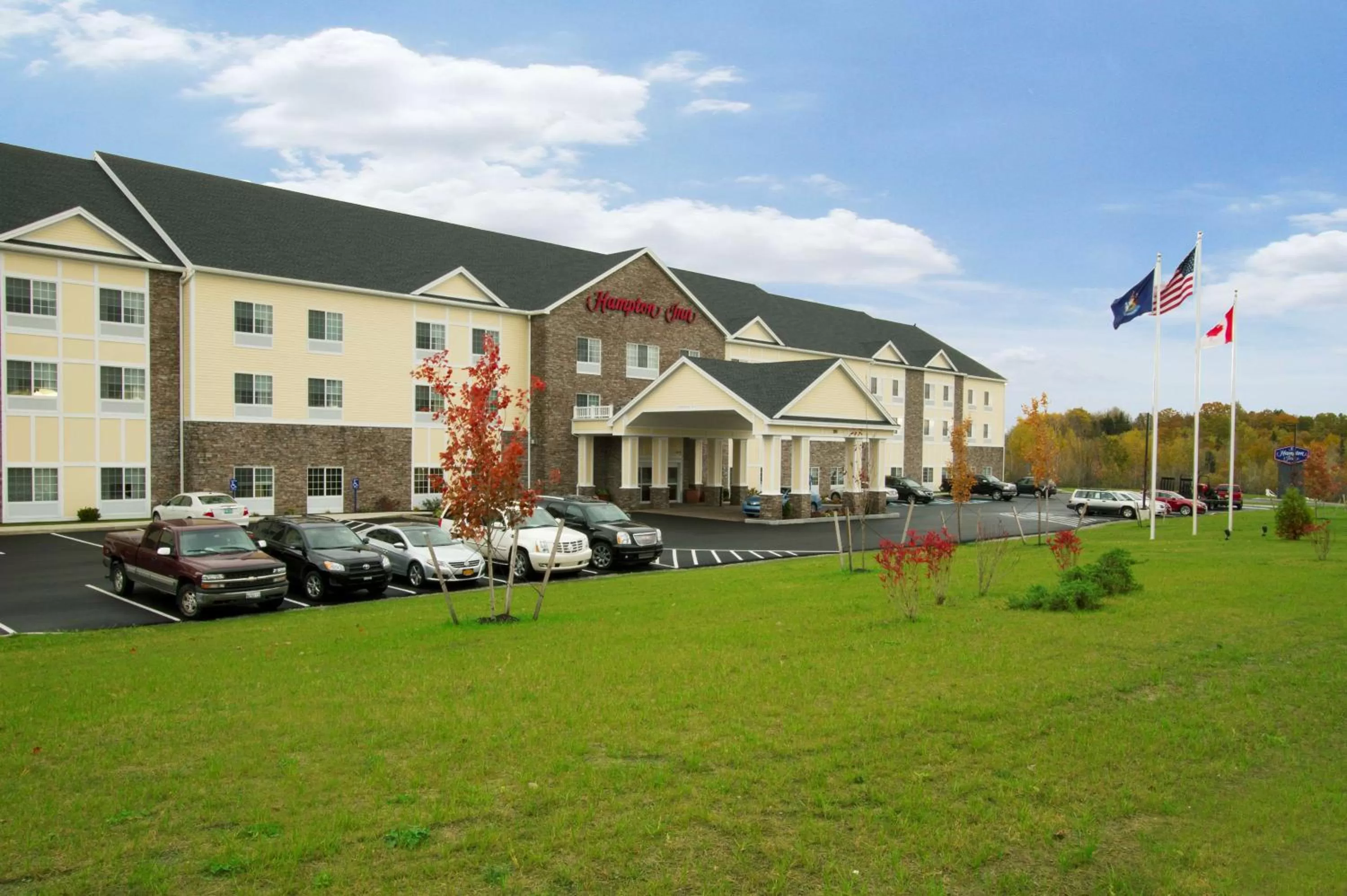 Property building in Hampton Inn Bangor