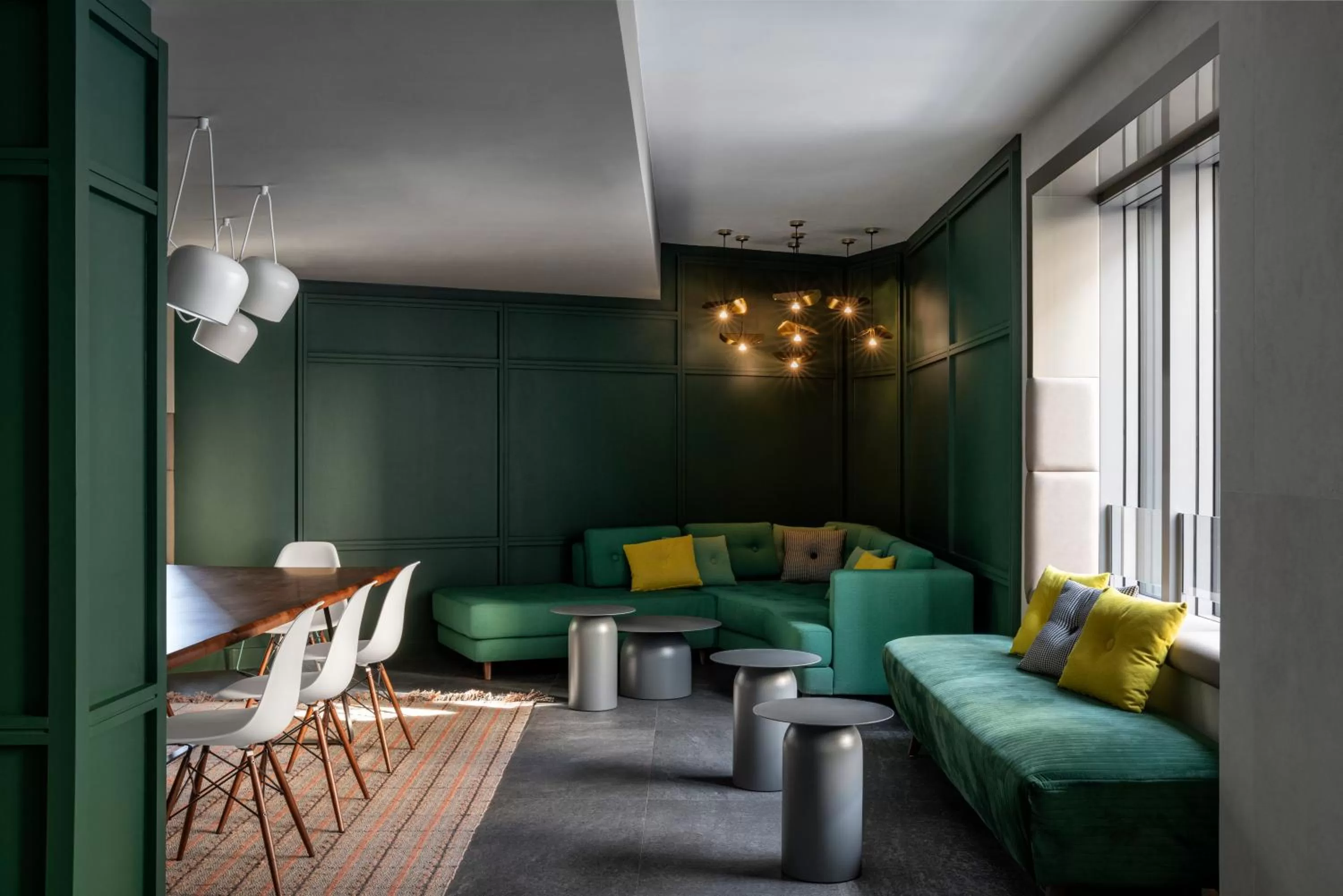 Communal lounge/ TV room in Hyatt Centric Milan Centrale