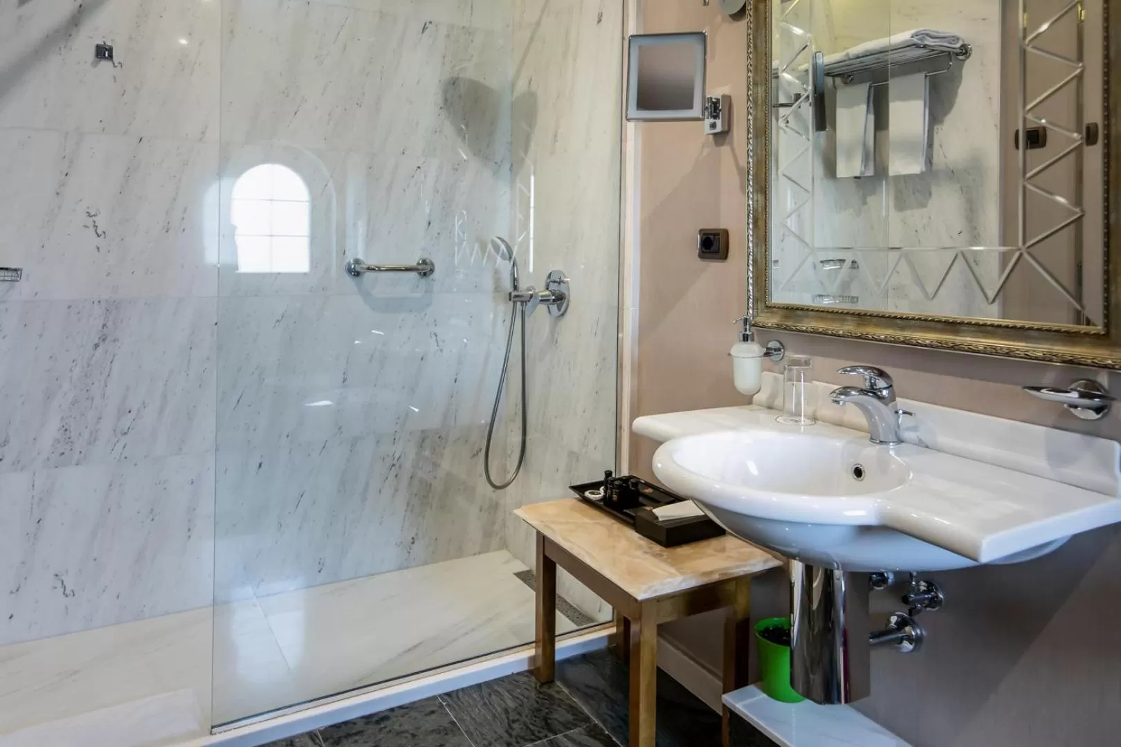 Bathroom in Xheko Imperial Luxury Hotel & SPA