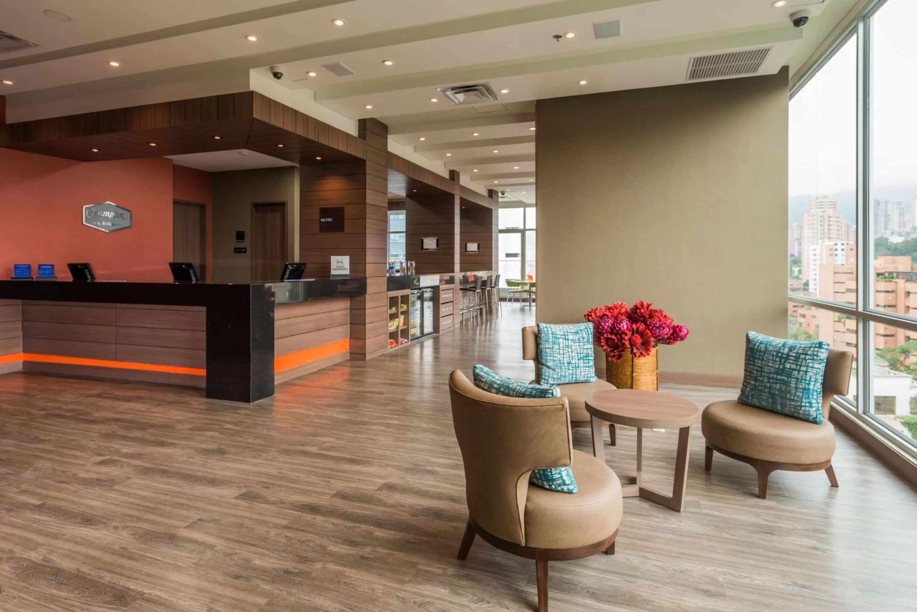 Lobby or reception in Hampton by Hilton Medellin