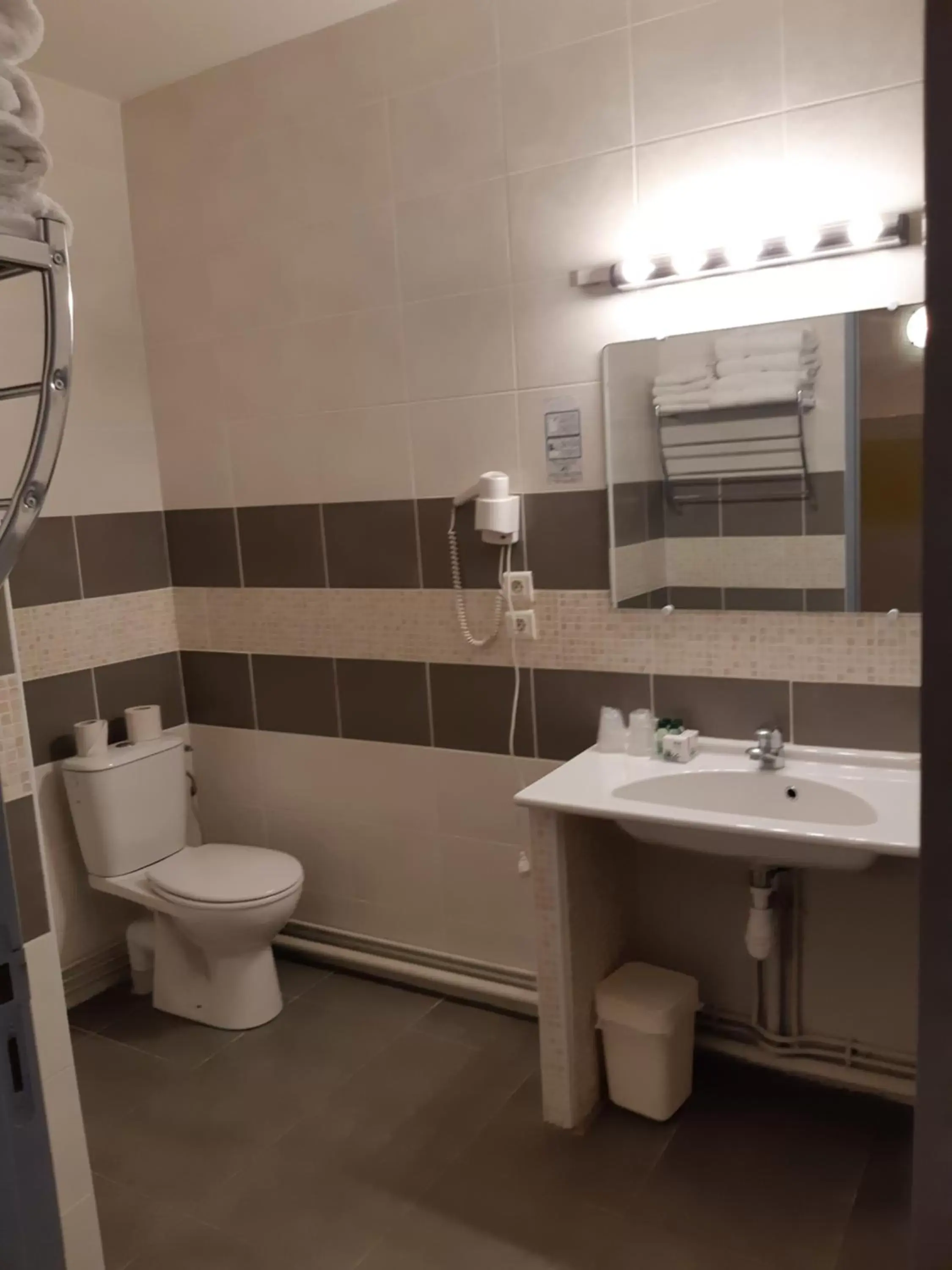 Family Room with Bath in Hôtel Des Arts, Artisanal et Indépendant Family Room with Bath in Hôtel Des Arts, Artisanal et Indépendant