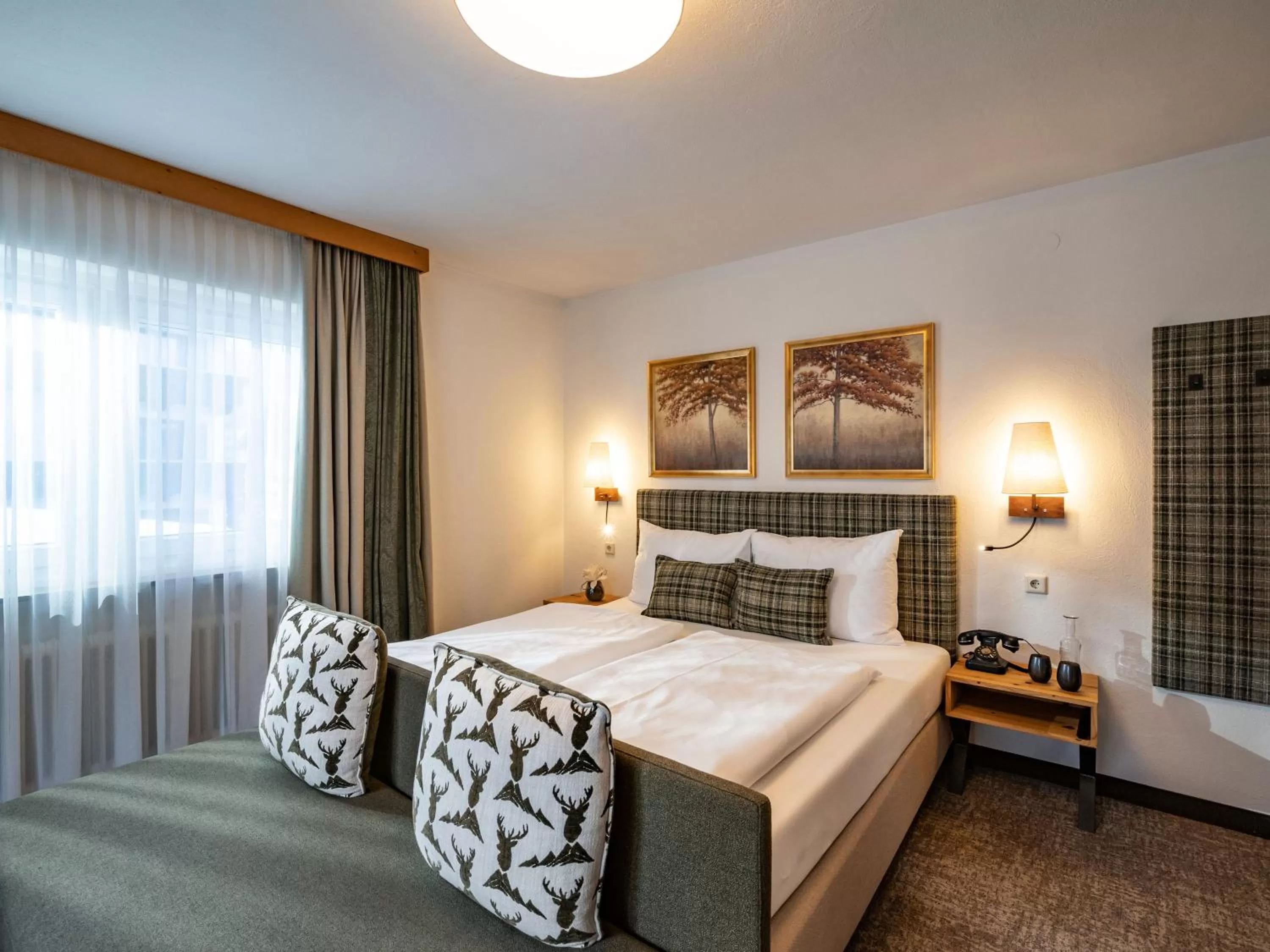 Property building, Bed in Hotel Jägerhof und Jagdhaus