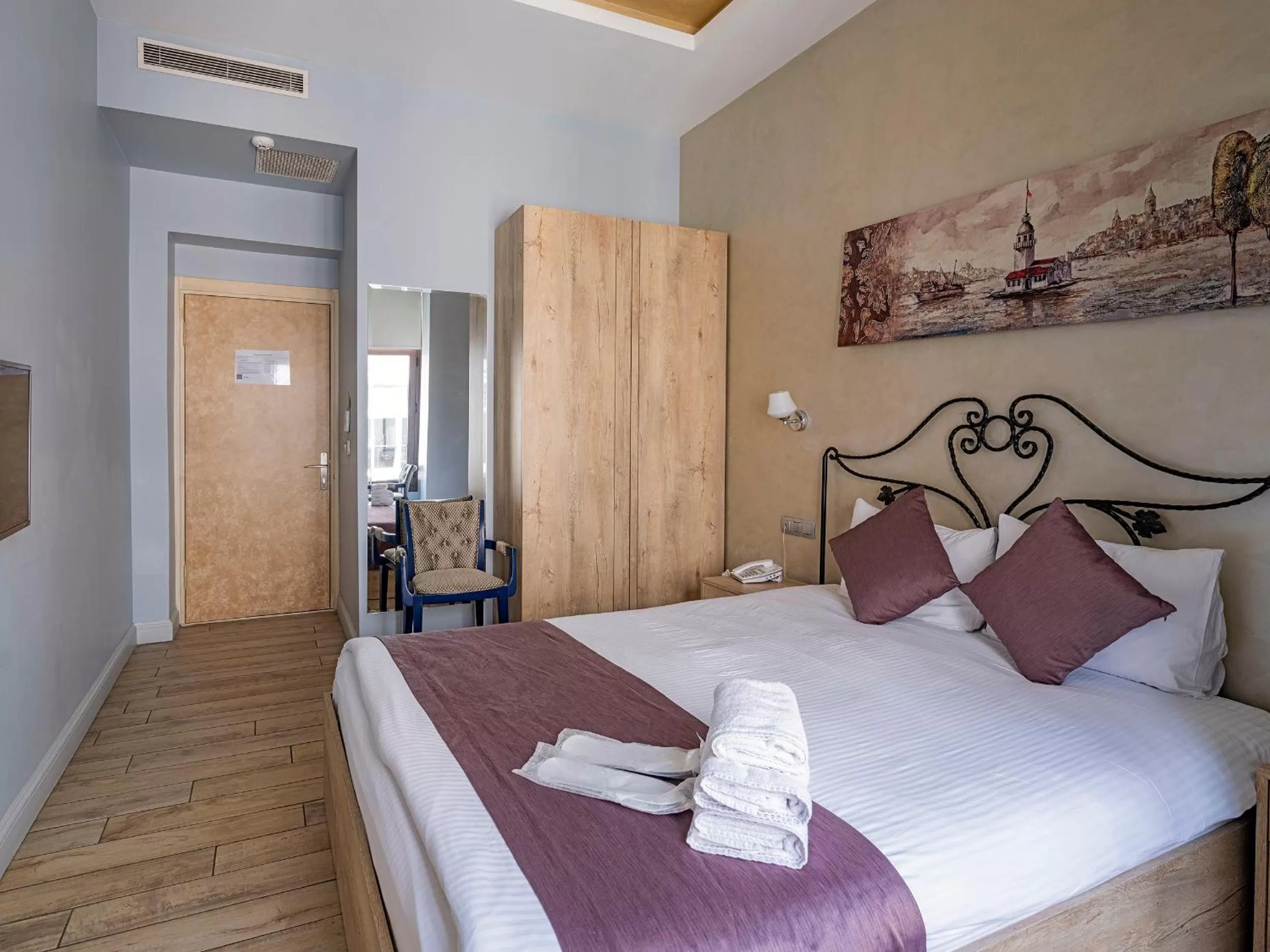 Bed in Ragip Pasha Apartments