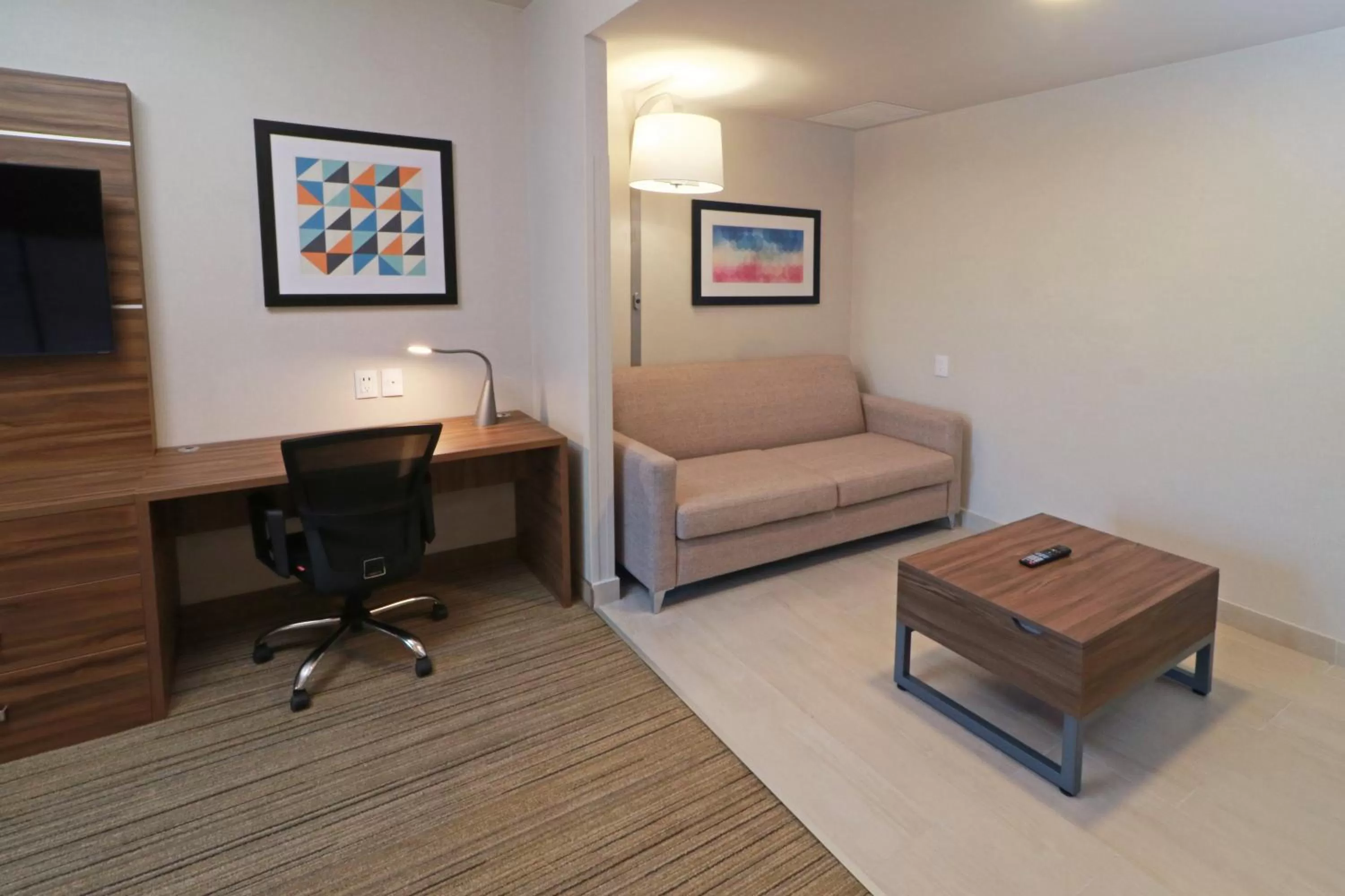 Living room in Holiday Inn Express - Monterrey - Fundidora by IHG