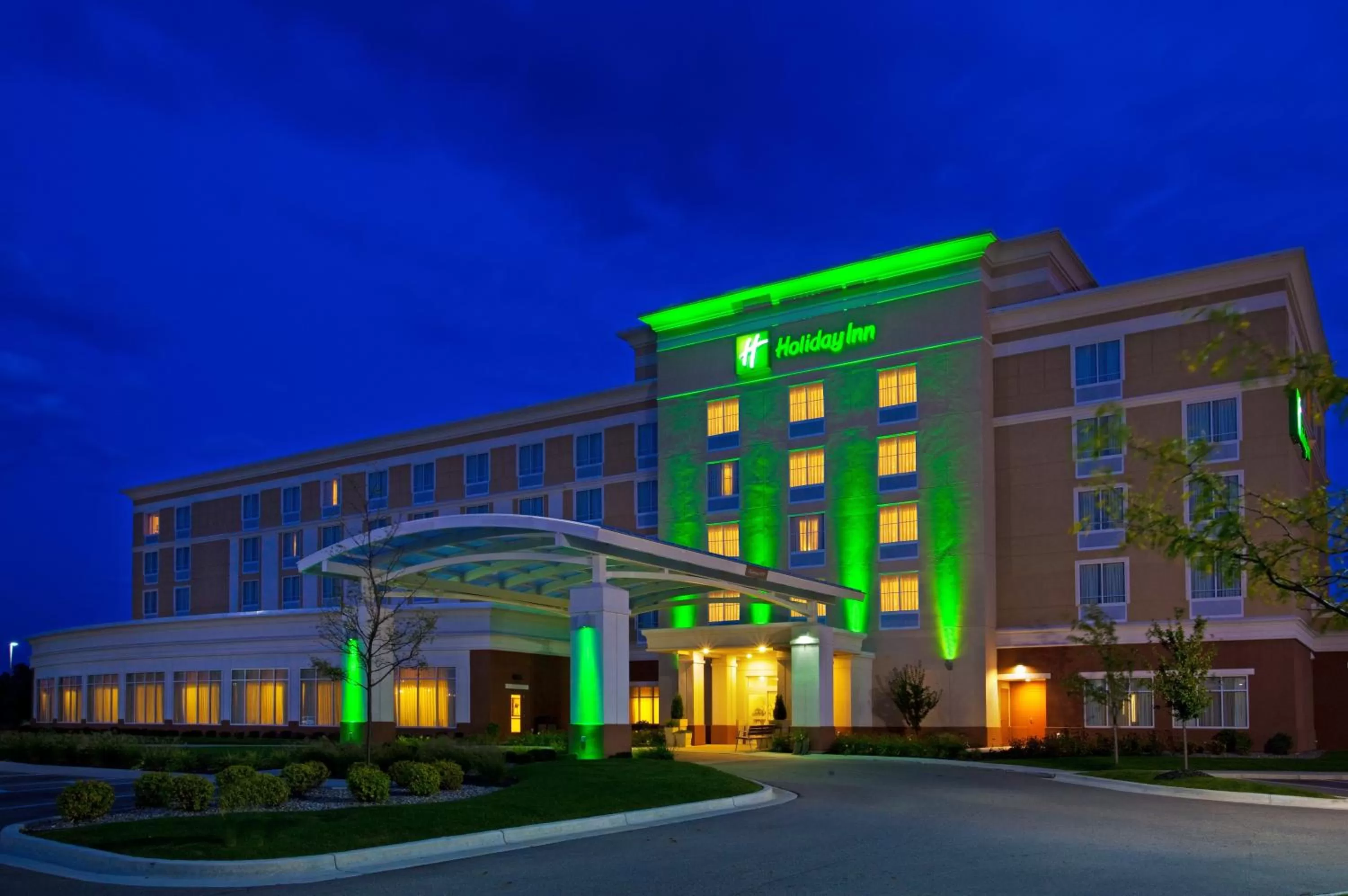 Property building in Holiday Inn Battle Creek by IHG