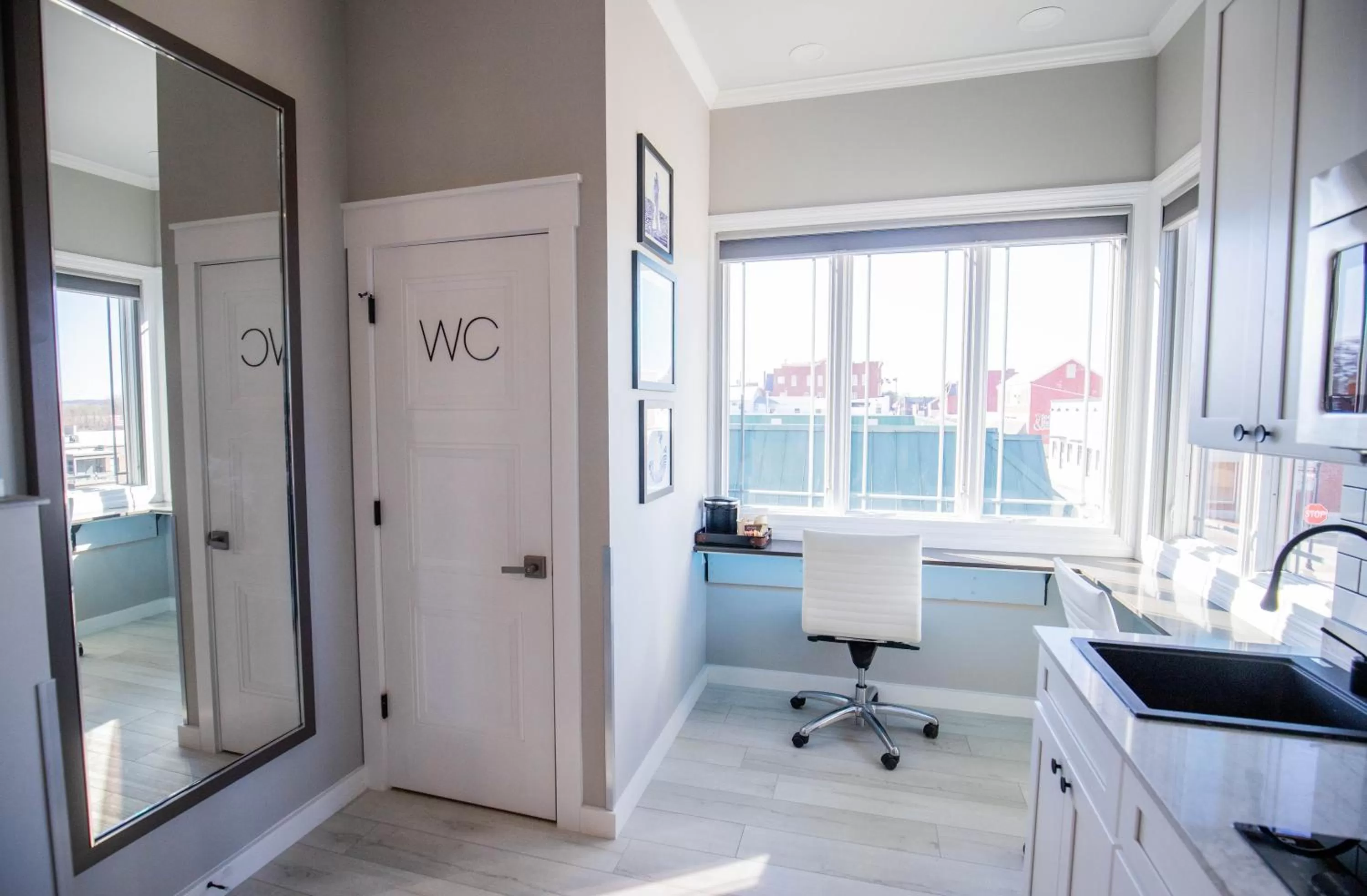 River Sirens Hotel-Contactless Check in Hotel