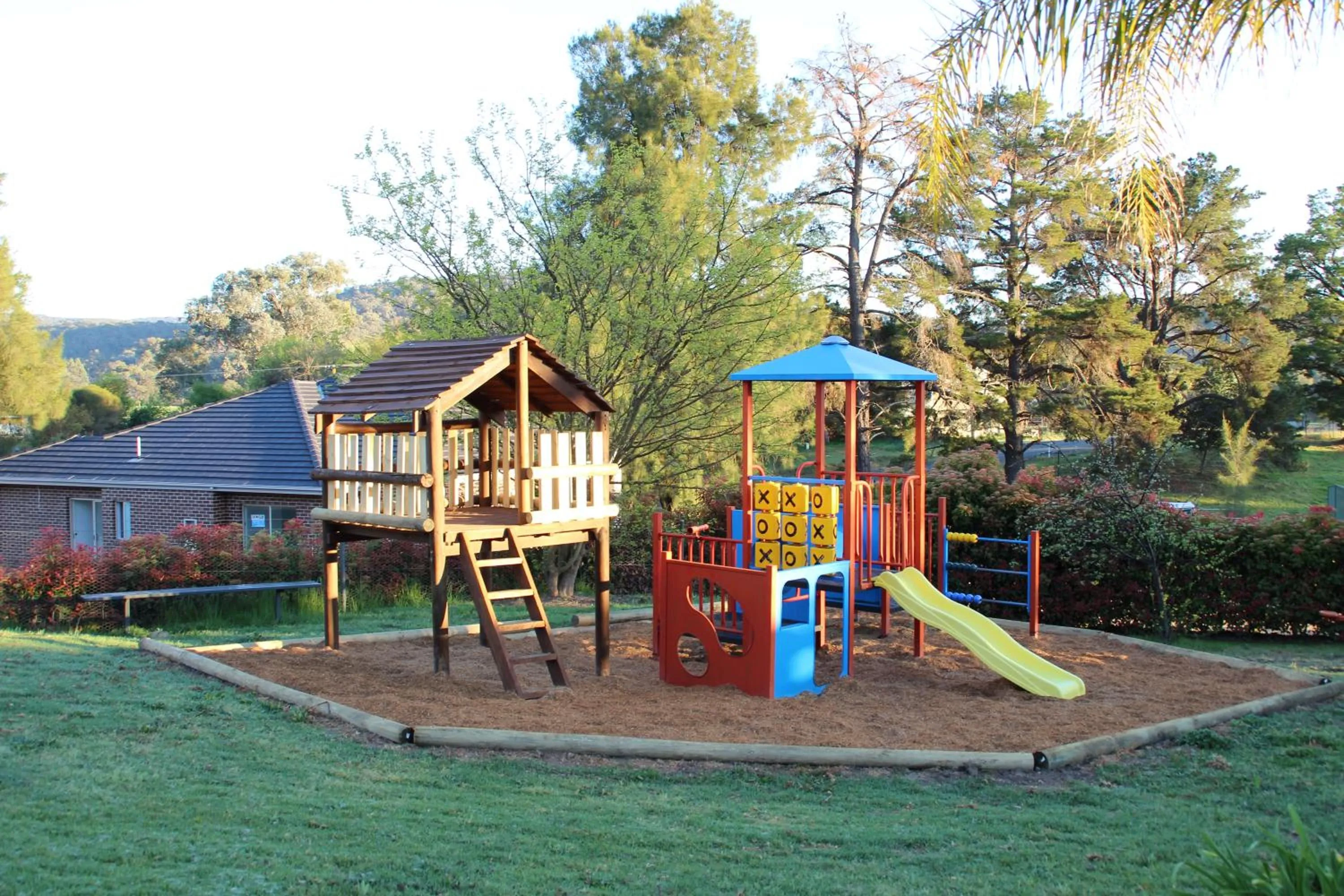 Children play ground in Hume Country Motor Inn