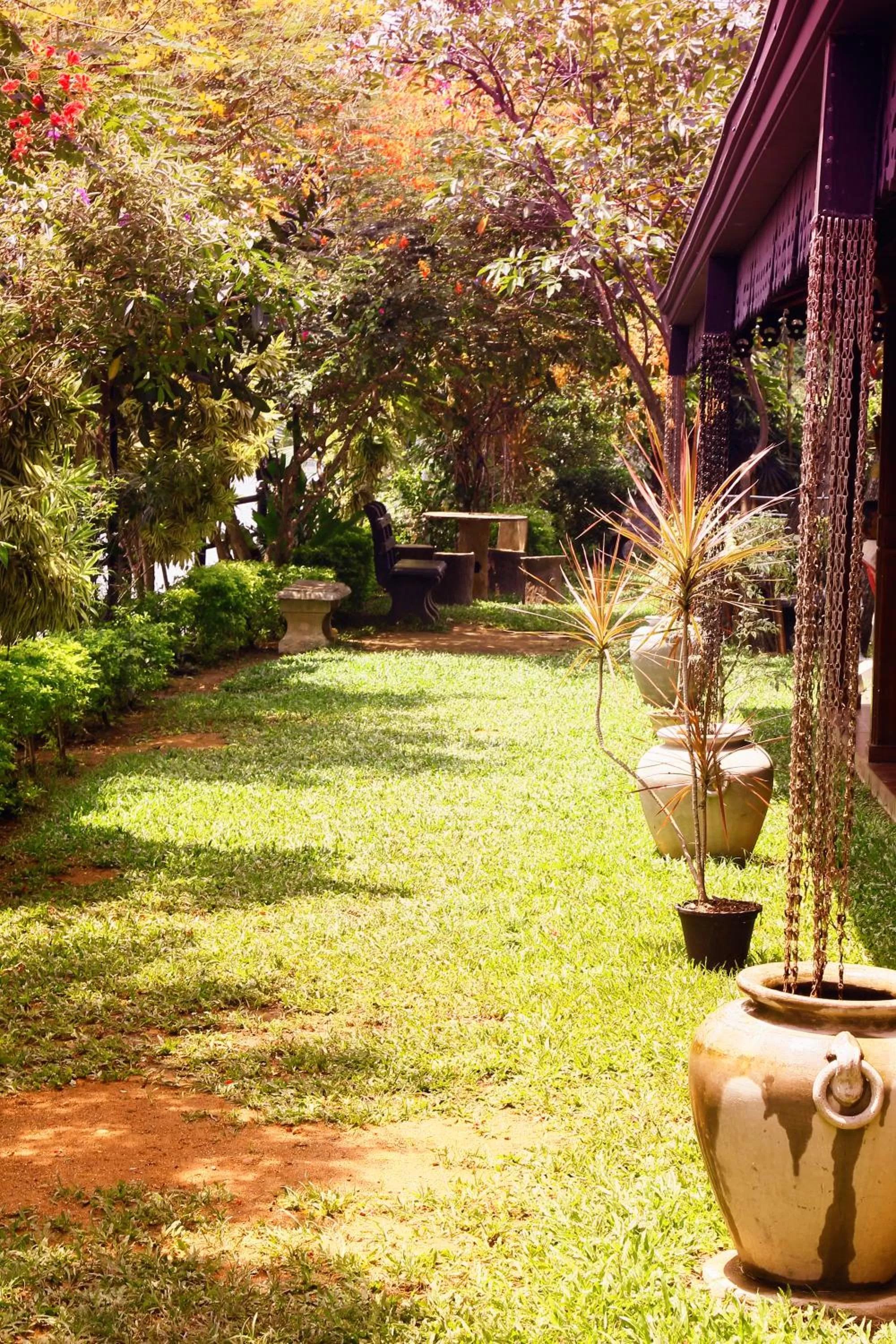 Garden in Opulent River Face Hotel