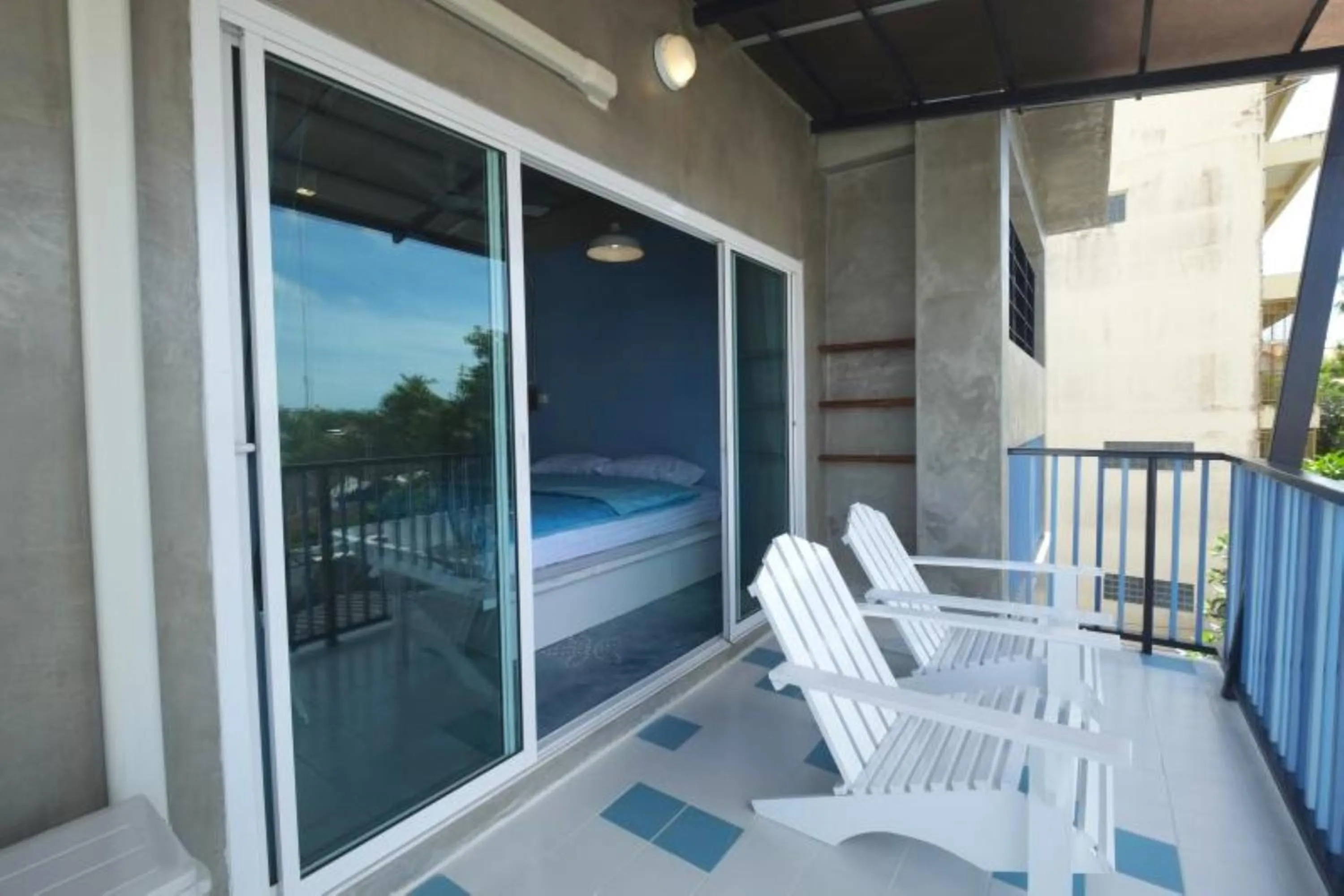 Balcony/Terrace in Chanchalay Hip Hostel SHA Extra Plus