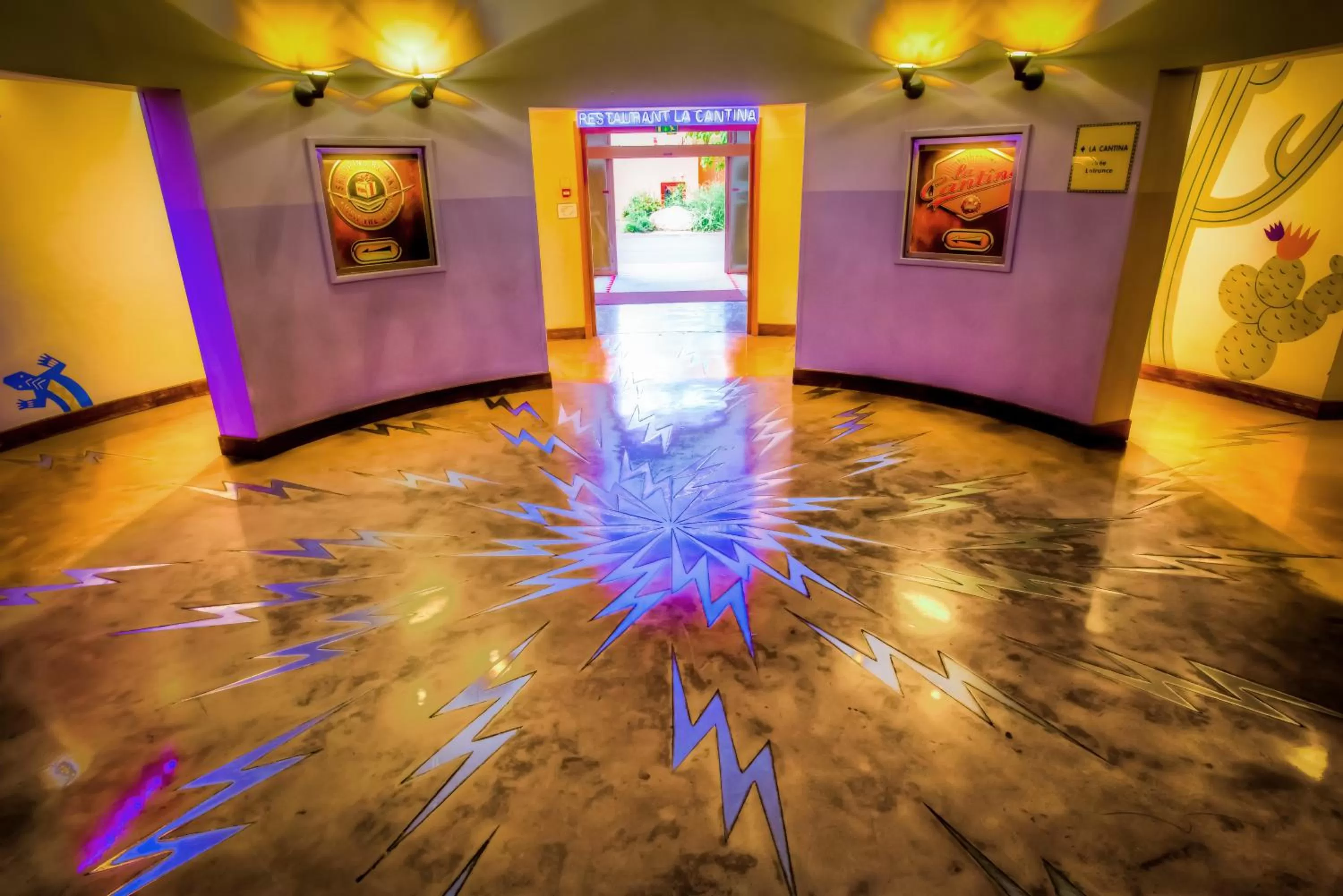 Restaurant/places to eat in Disney Hotel Santa Fe