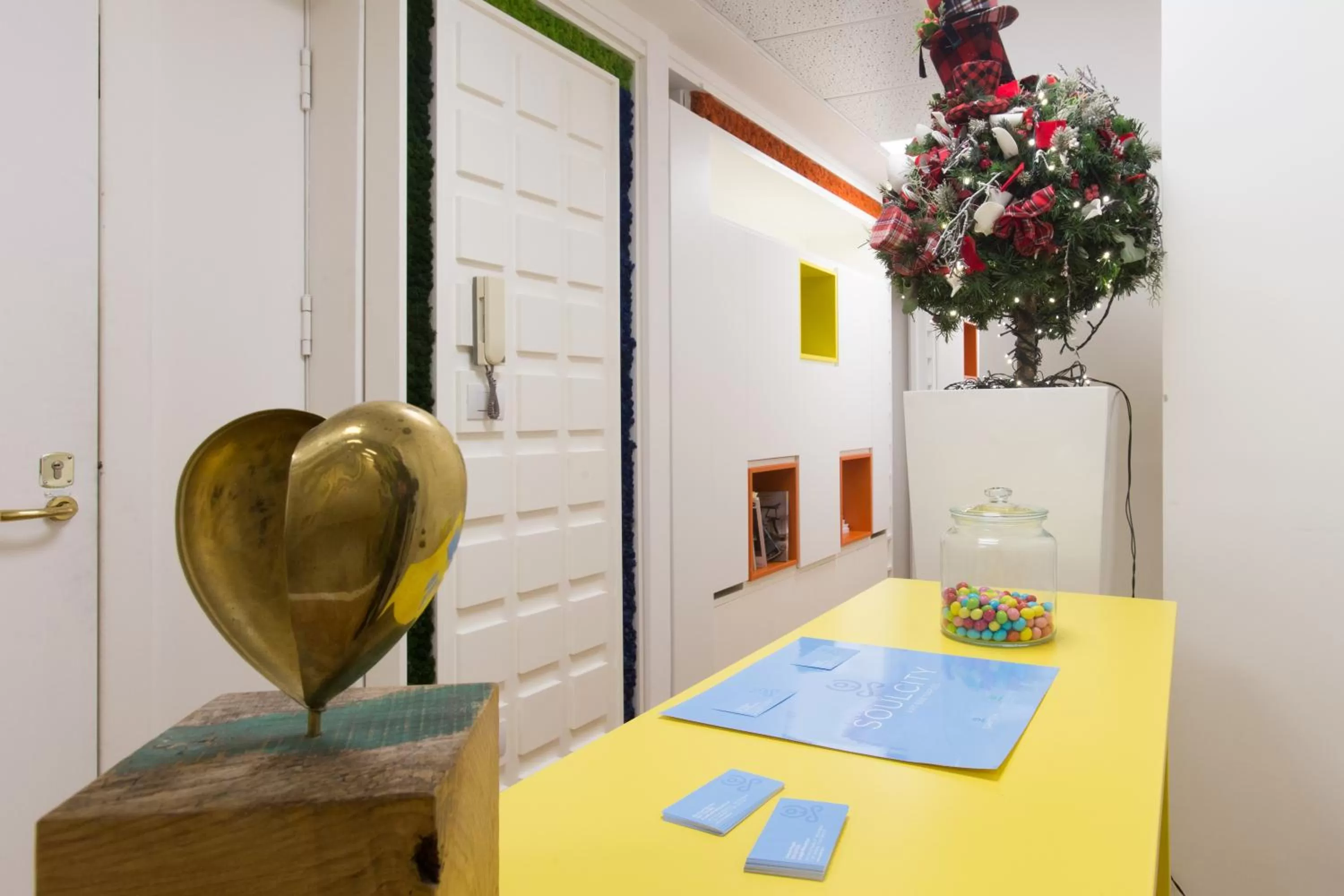 Lobby or reception in Soul City - by Pera Rooms Collection