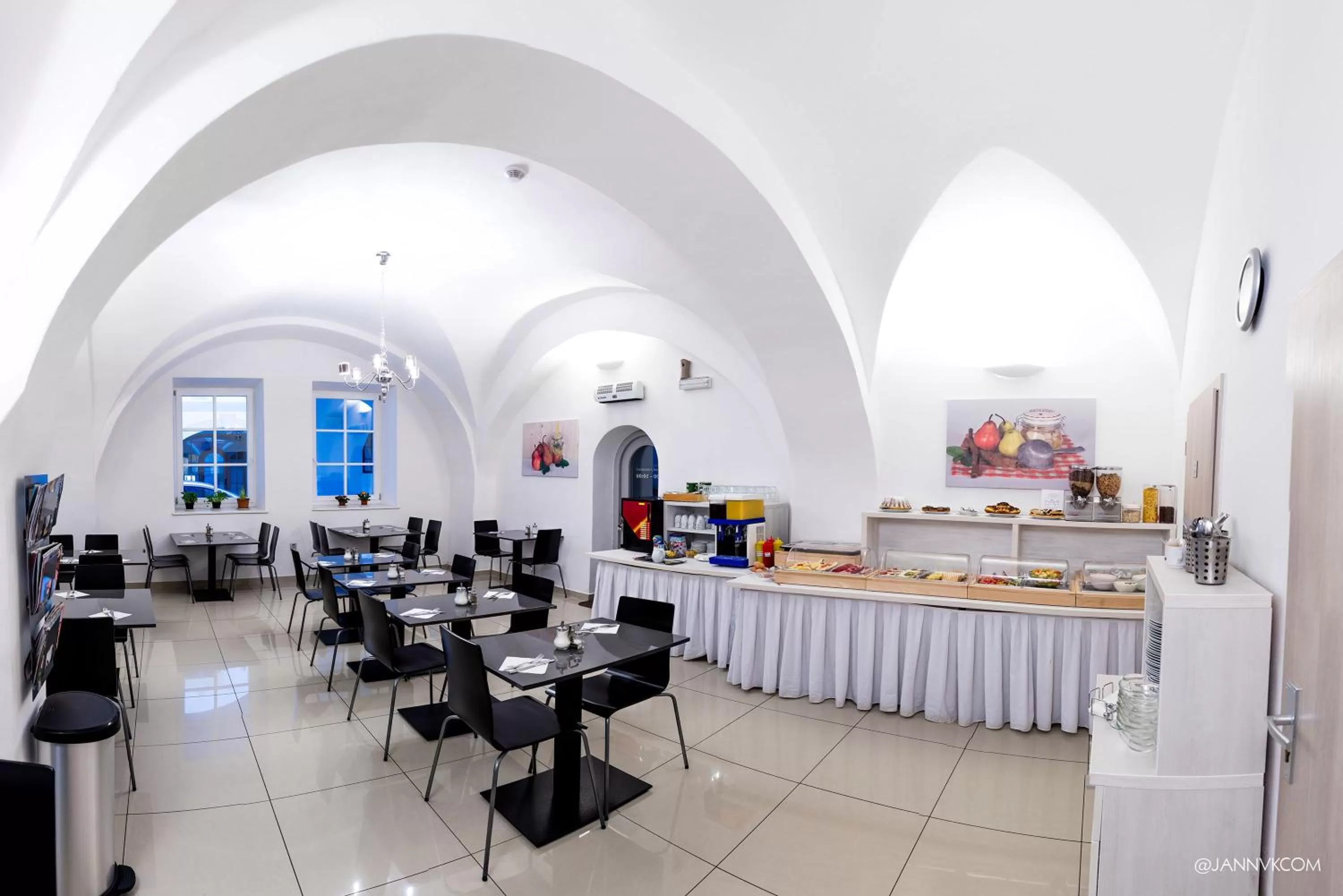 Buffet breakfast, Restaurant/Places to Eat in Hotel U Tří hrušek suites & apartments