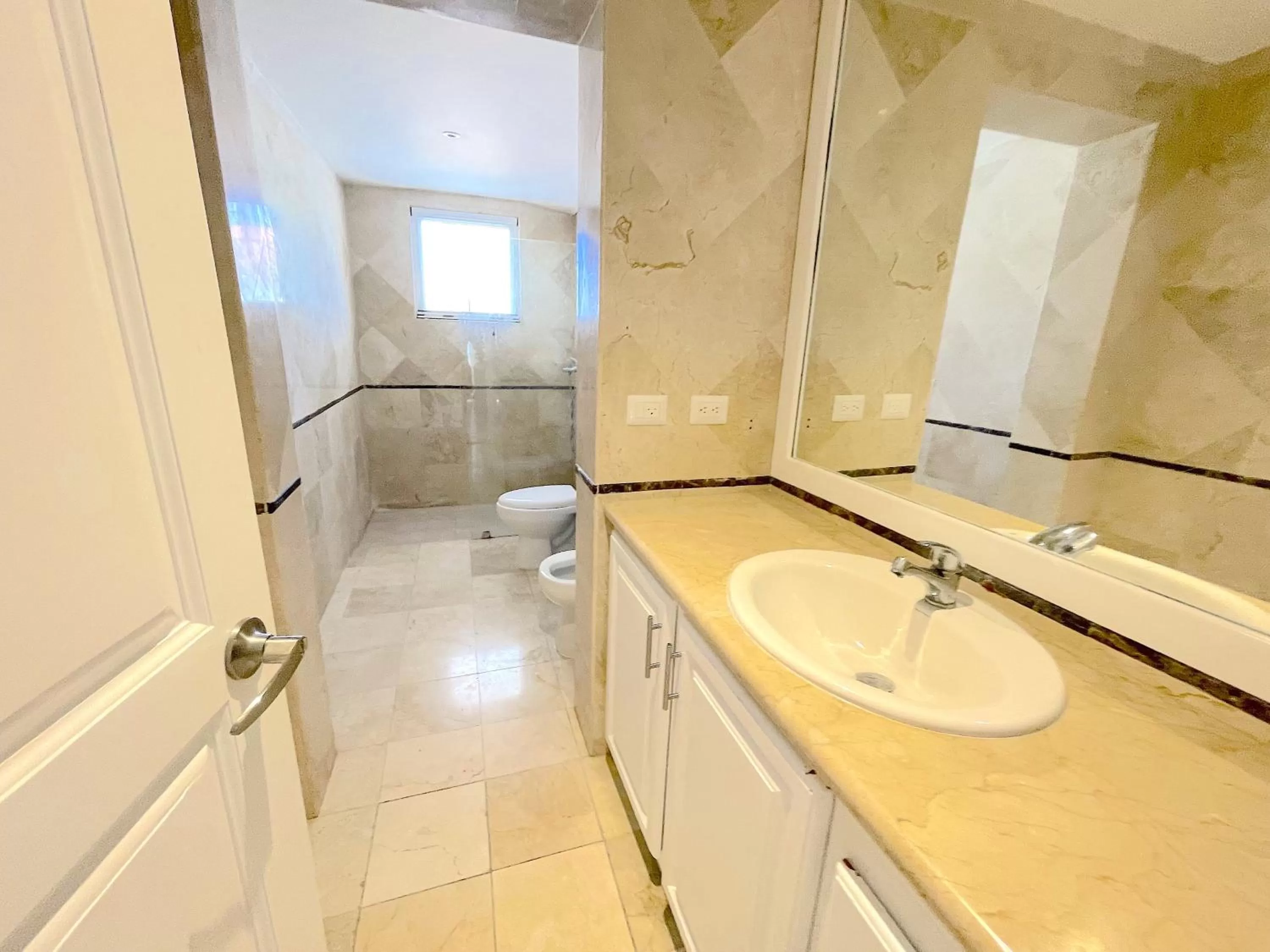 Shower, Bathroom in HOTEL Beach VILLAS Los Corales WIFI & BBQ BEACH CLUB