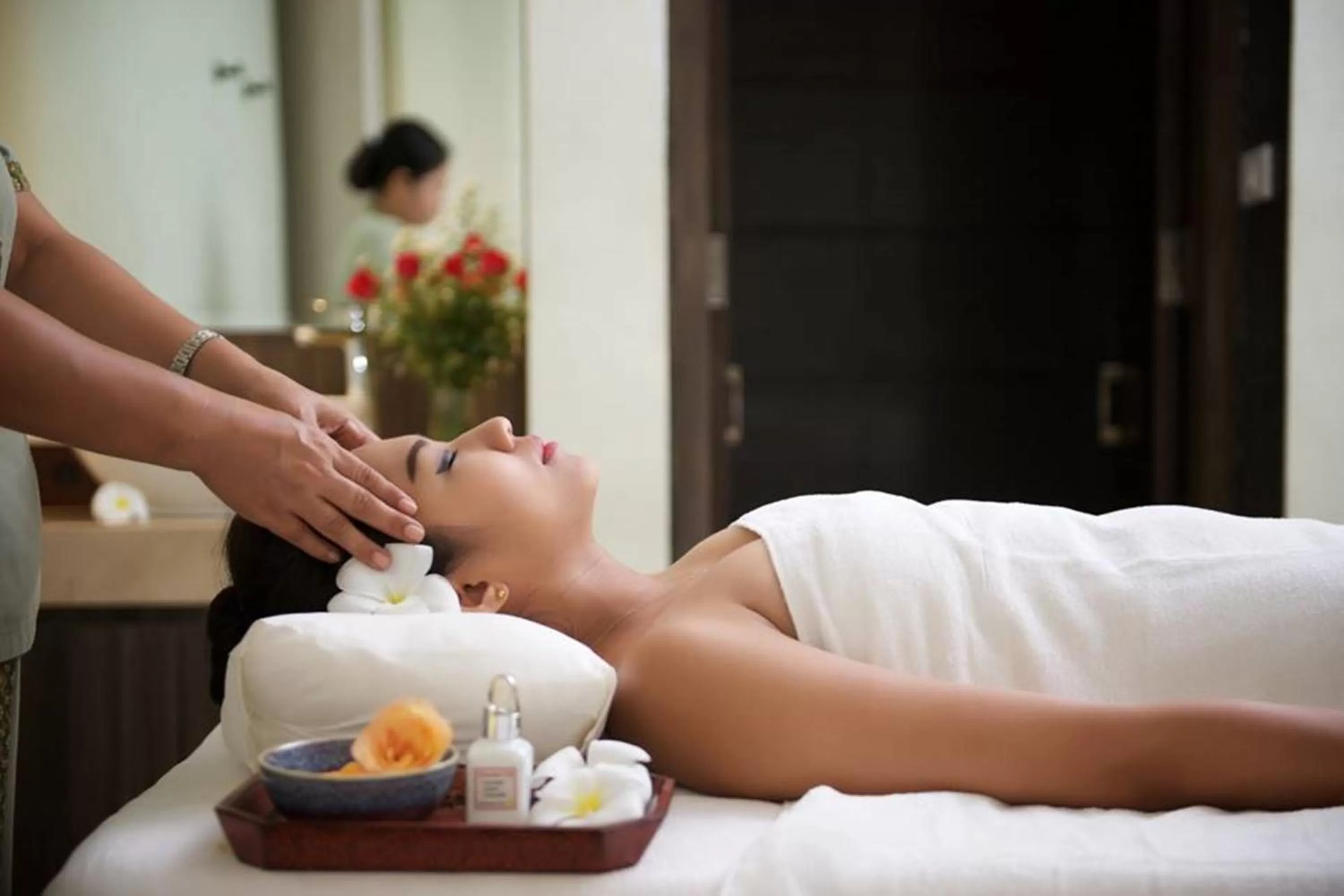 Activities in Chatrium Hotel Royal Lake Yangon