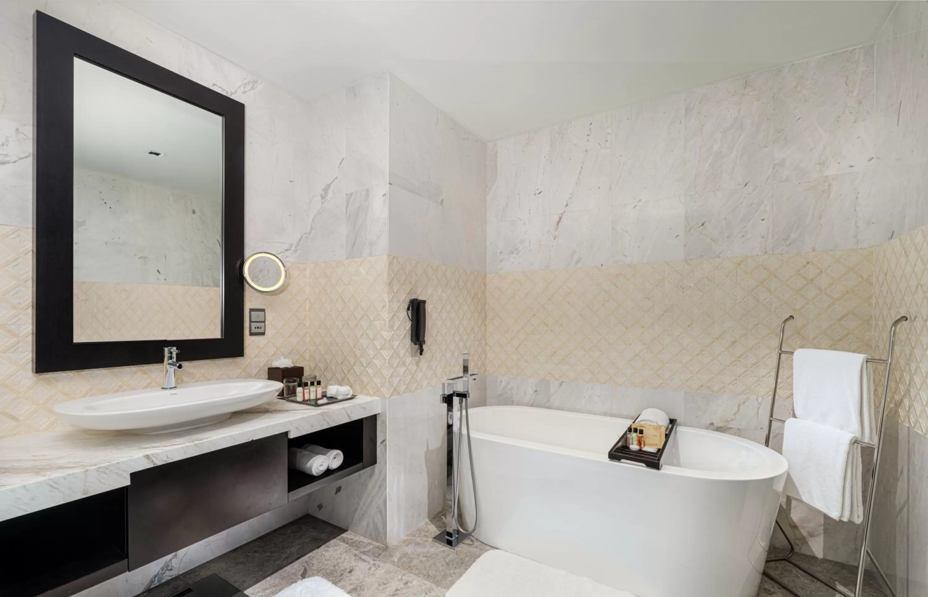 Bathroom in NH Collection Colombo