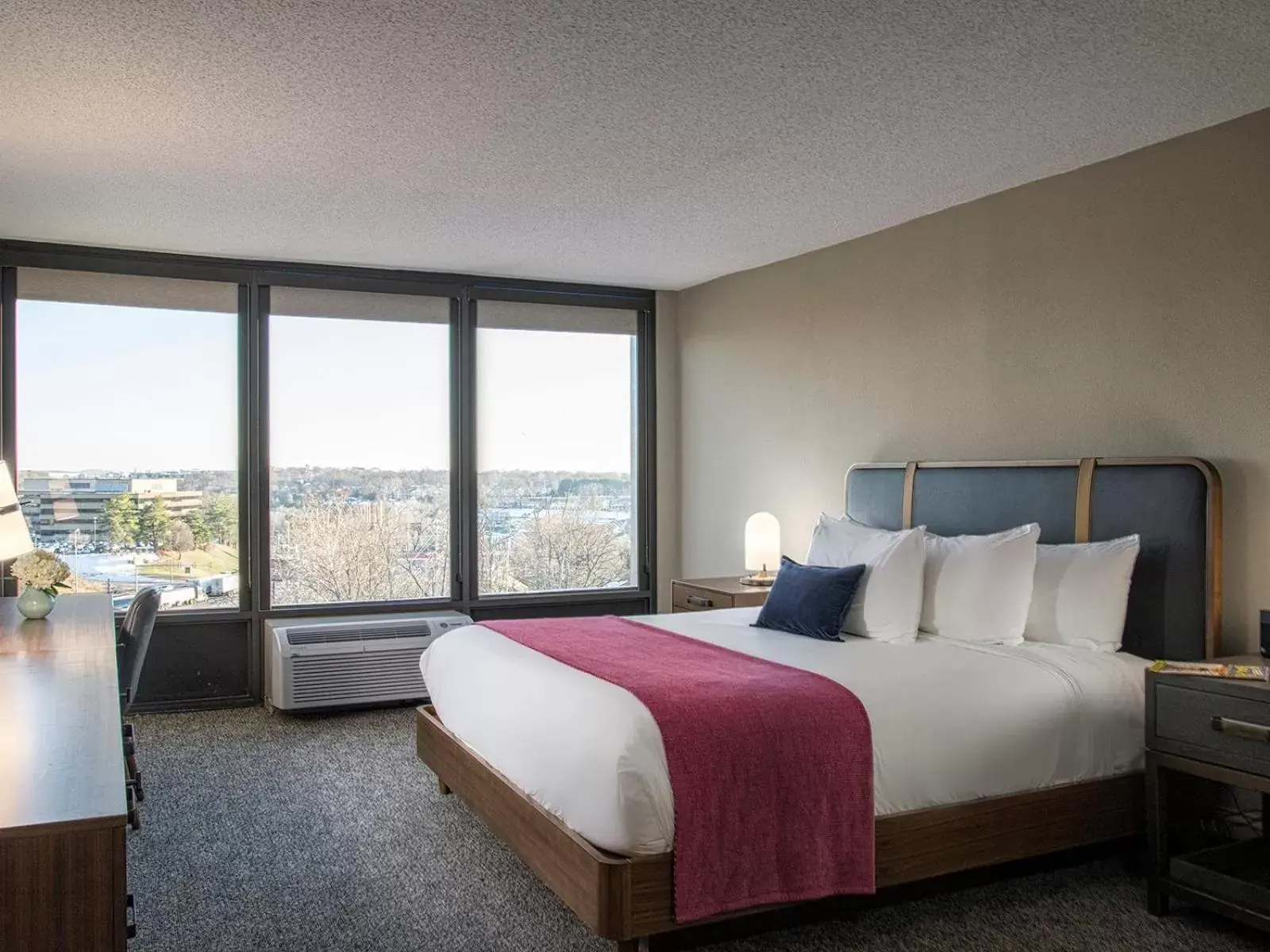 Premium King Suite in Hotel Preston Nashville Airport Premium King Suite in Hotel Preston Nashville Airport